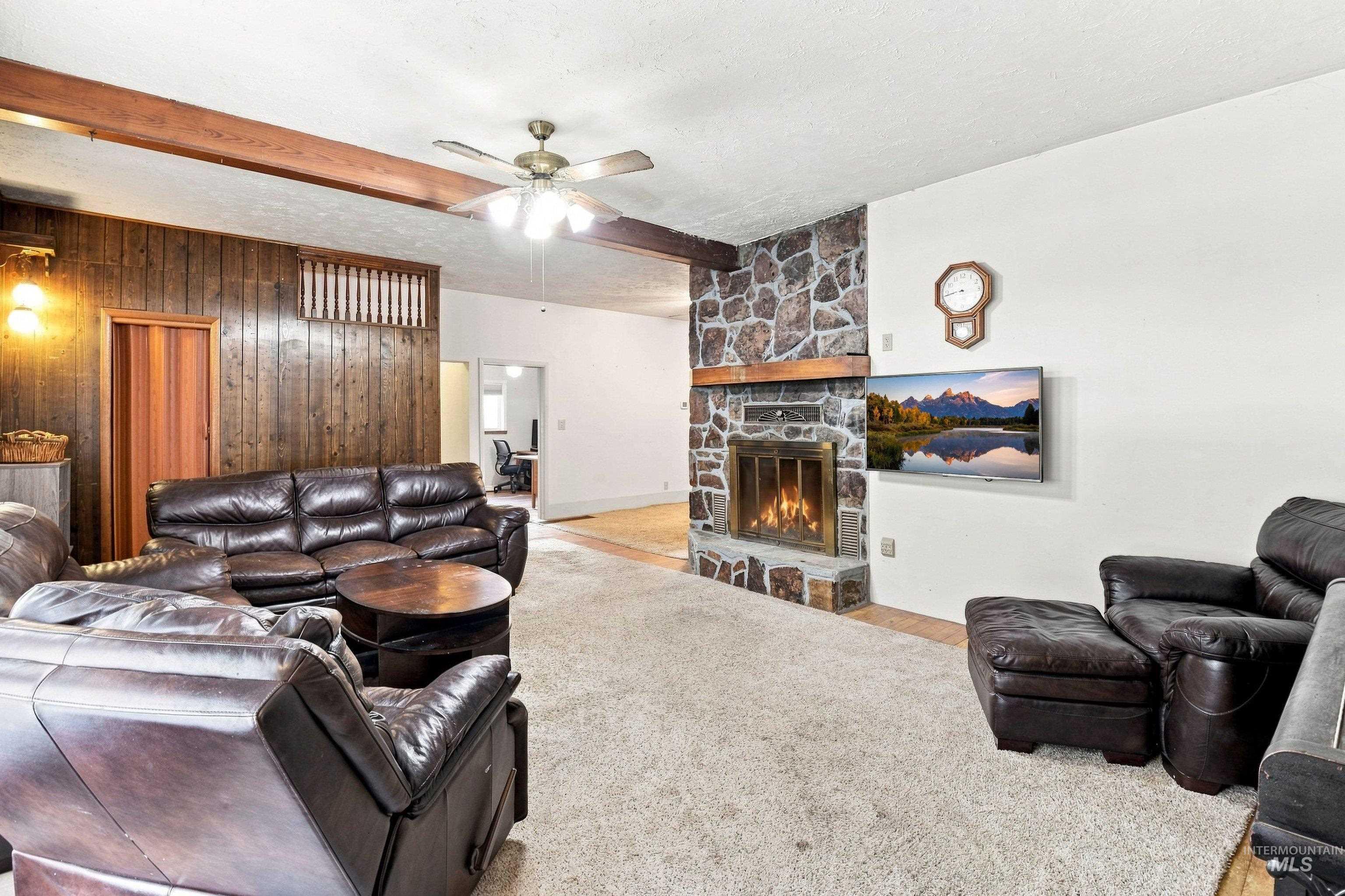 2302 Cherry Street Property Photo 8