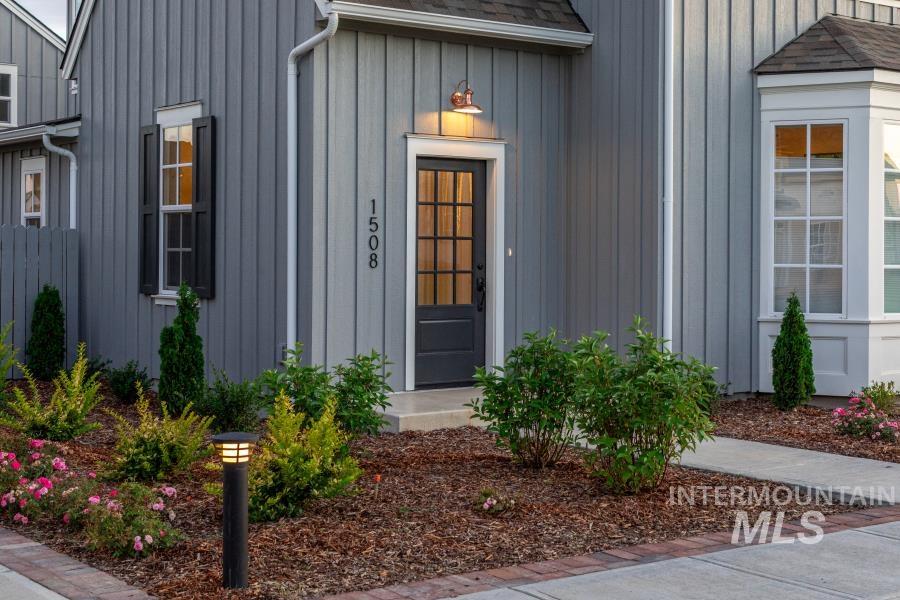 1508 S Picotee Circle Property Photo 3