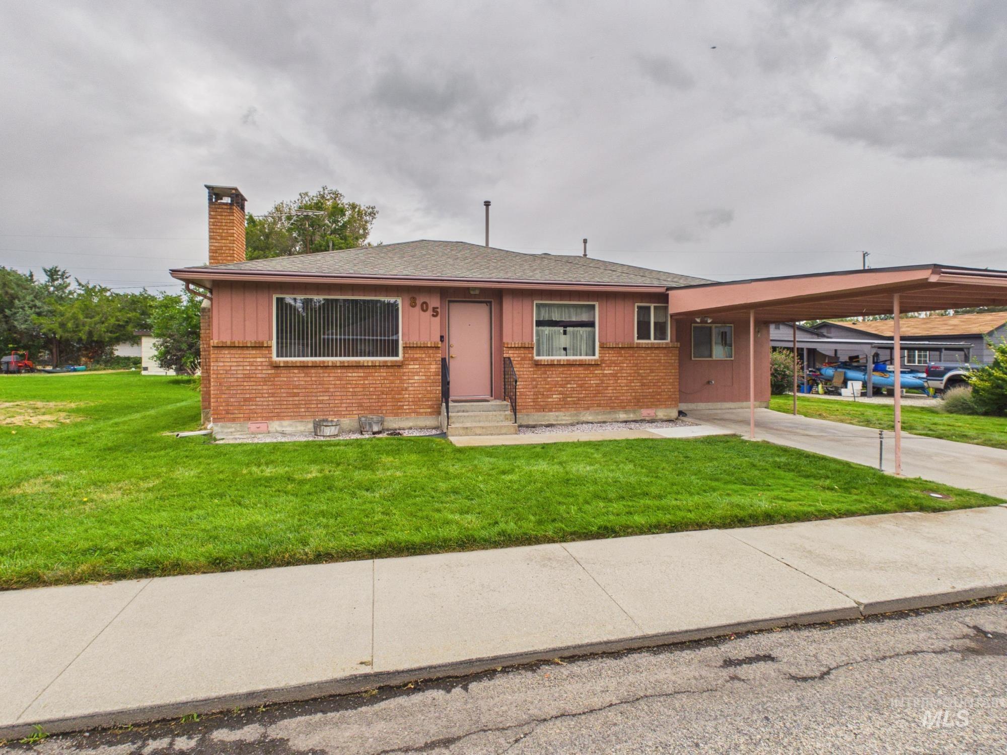 805 E 3rd. Property Photo 1