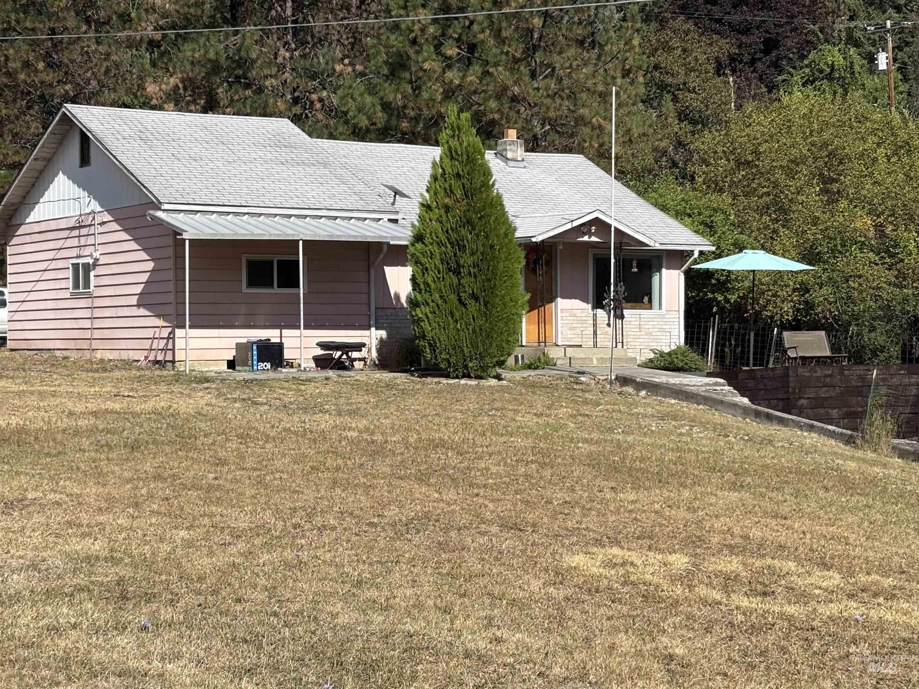1369 Grangemont Road Property Photo 1