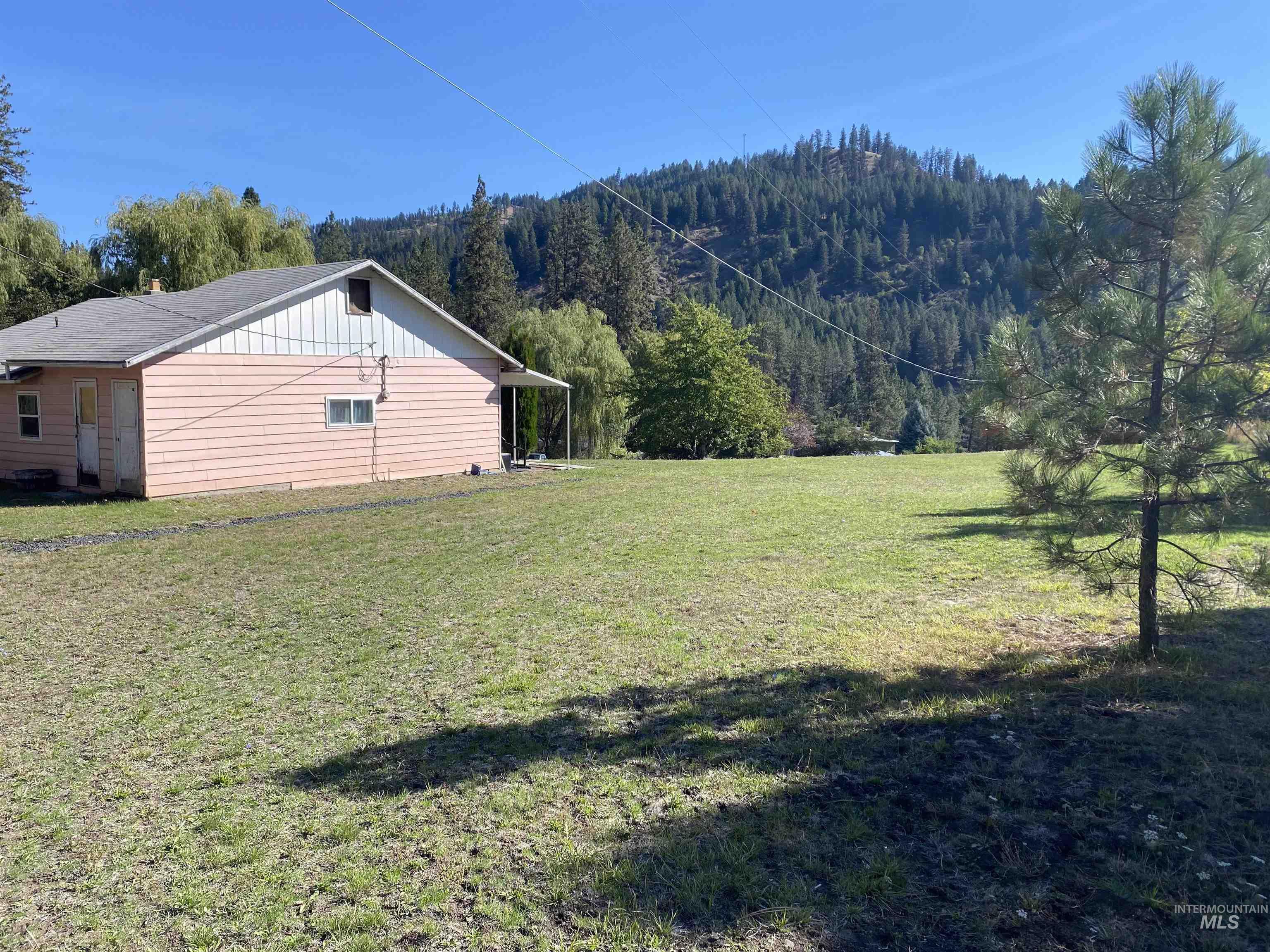 1369 Grangemont Road Property Photo 2