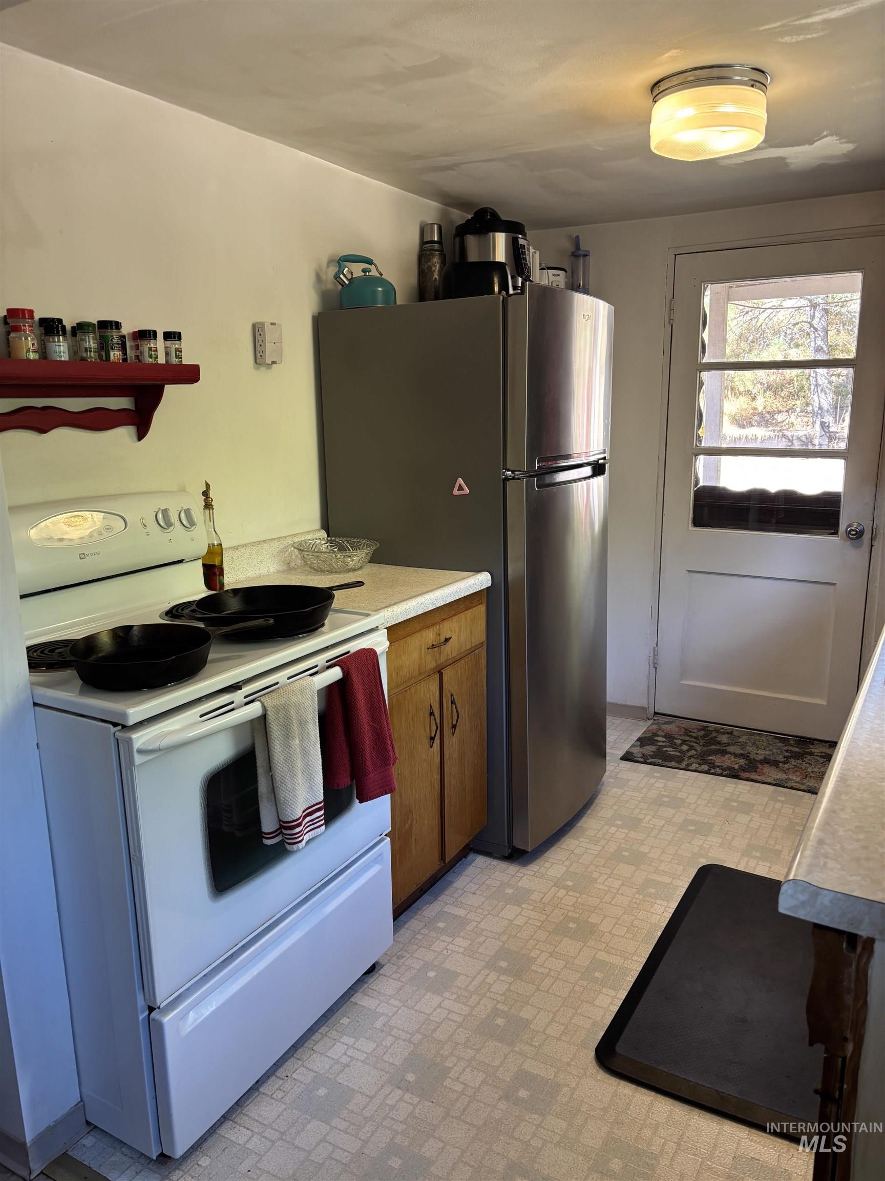 1369 Grangemont Road Property Photo 10