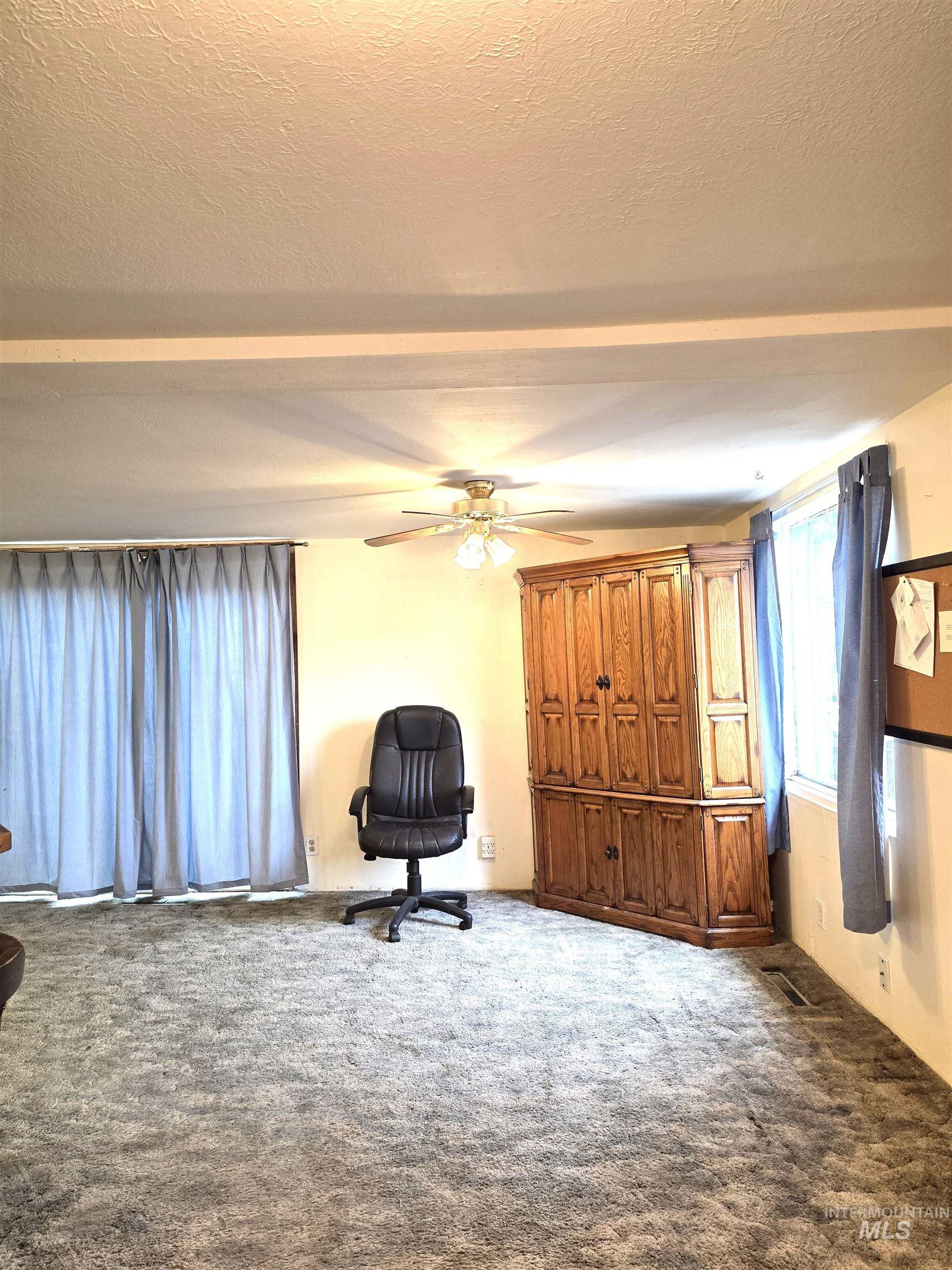 204 Clearwater Ave Property Photo 5