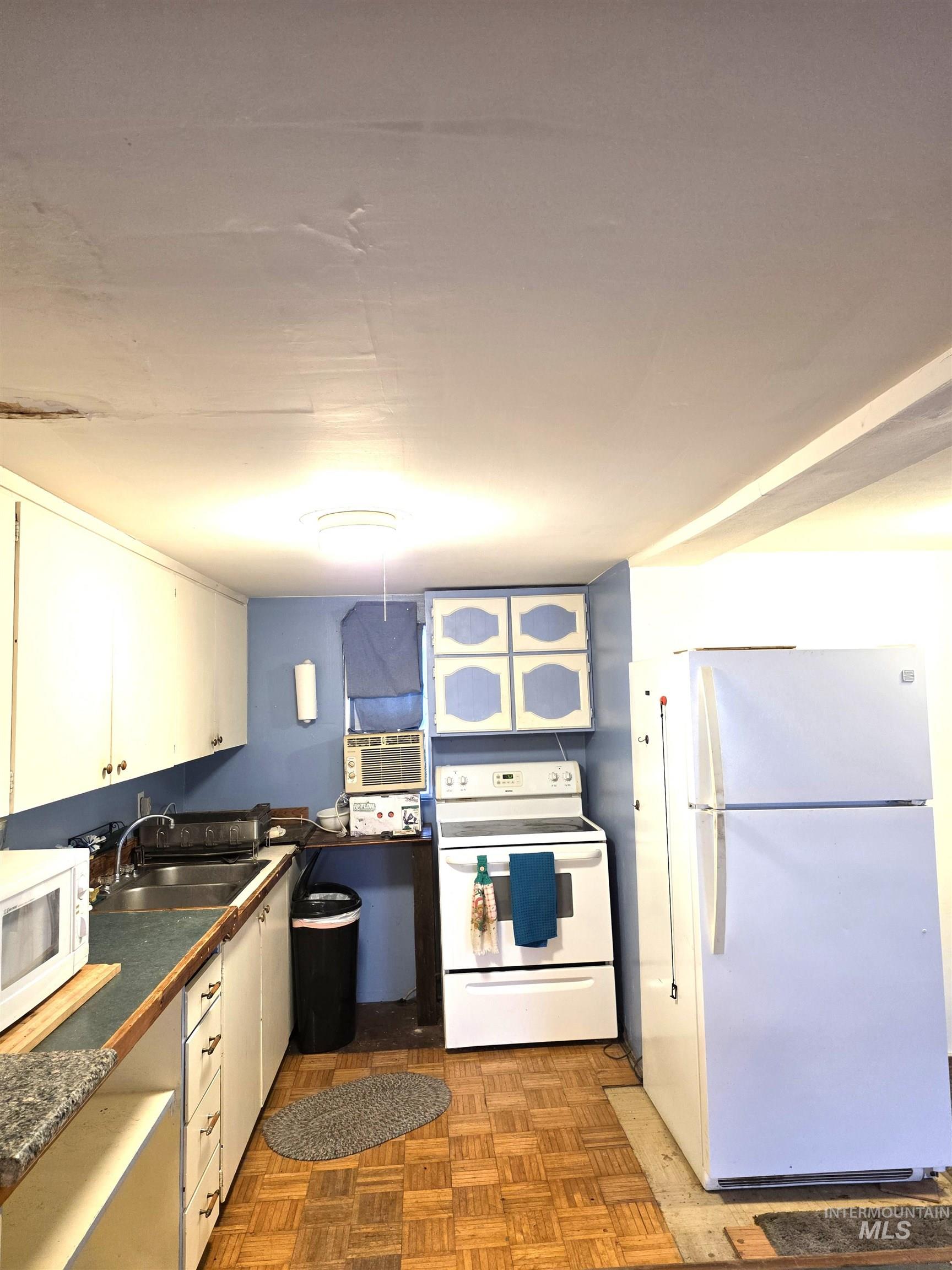 204 Clearwater Ave Property Photo 7
