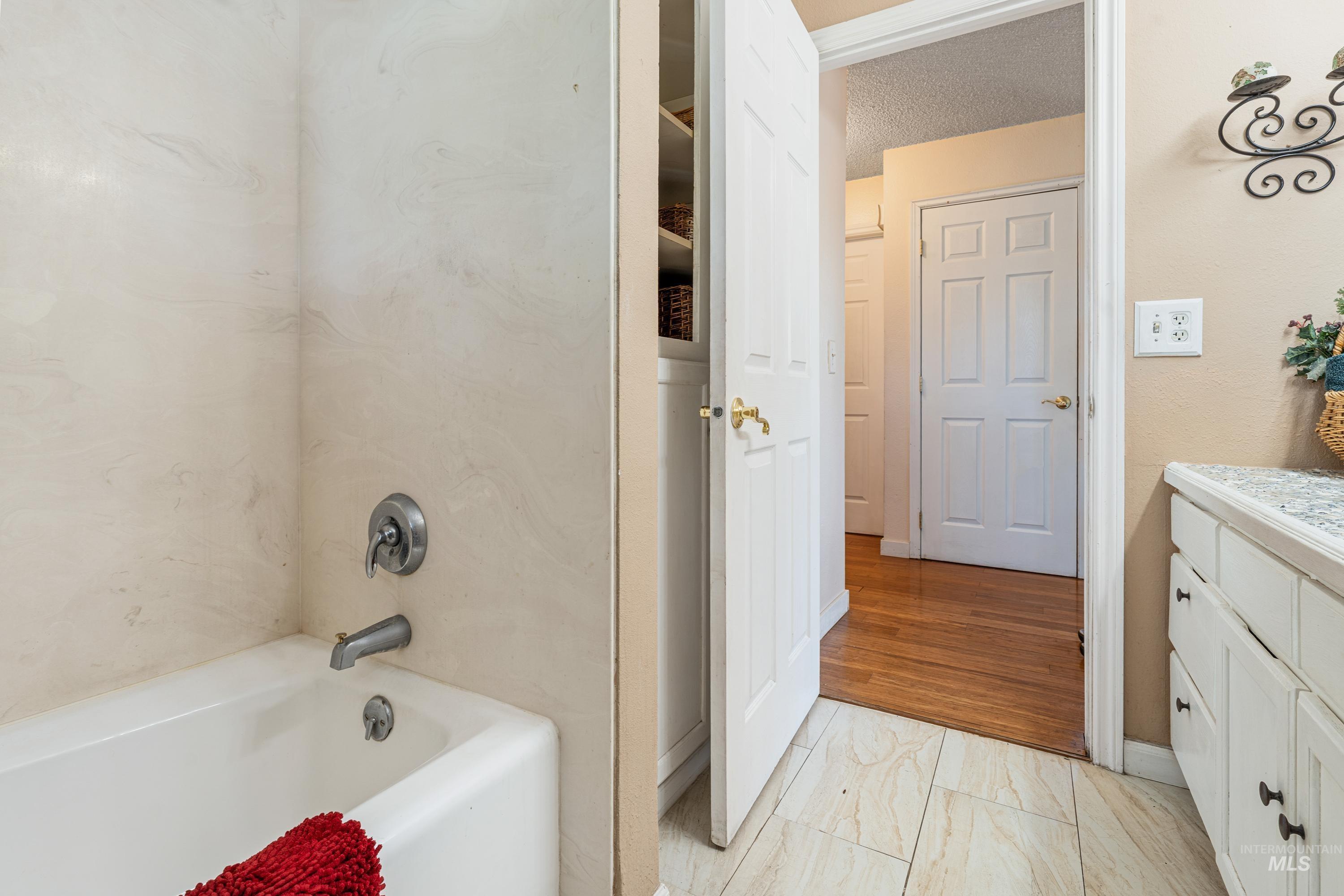 2020 Powers Ave Property Photo 17