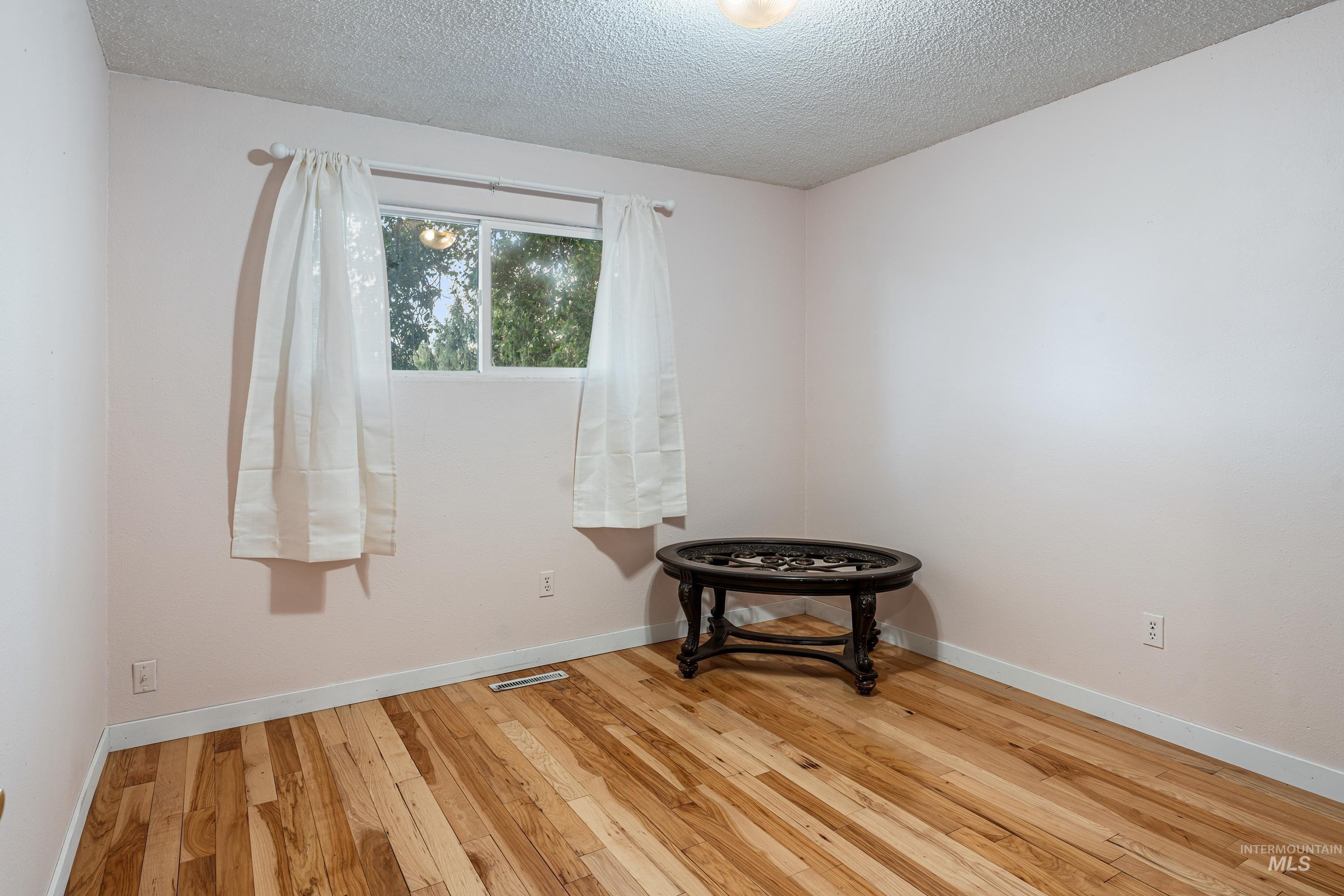 2020 Powers Ave Property Photo 24