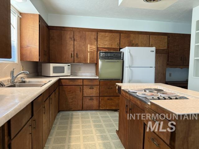 555 Cemetery Road Property Photo 7