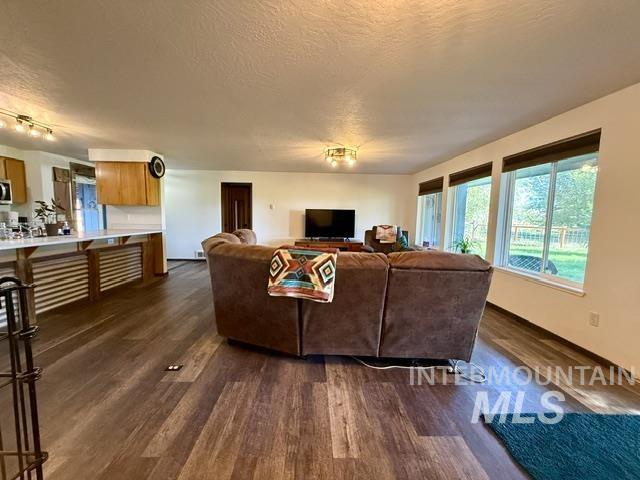 11230 N River Road Property Photo 3