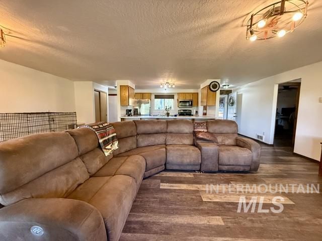 11230 N River Road Property Photo 5