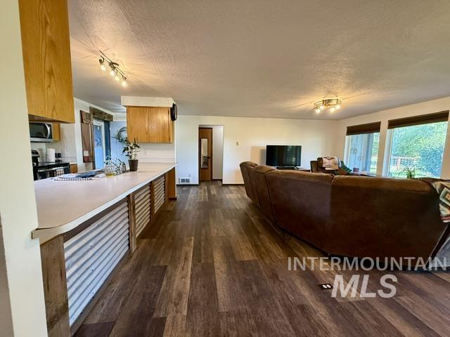 11230 N River Road Property Photo 6