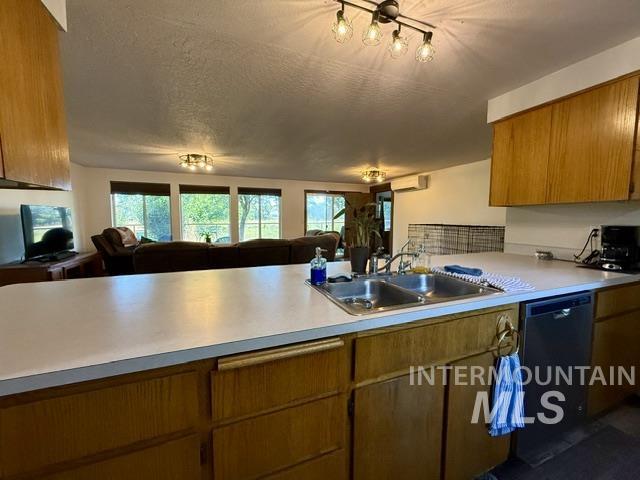 11230 N River Road Property Photo 11