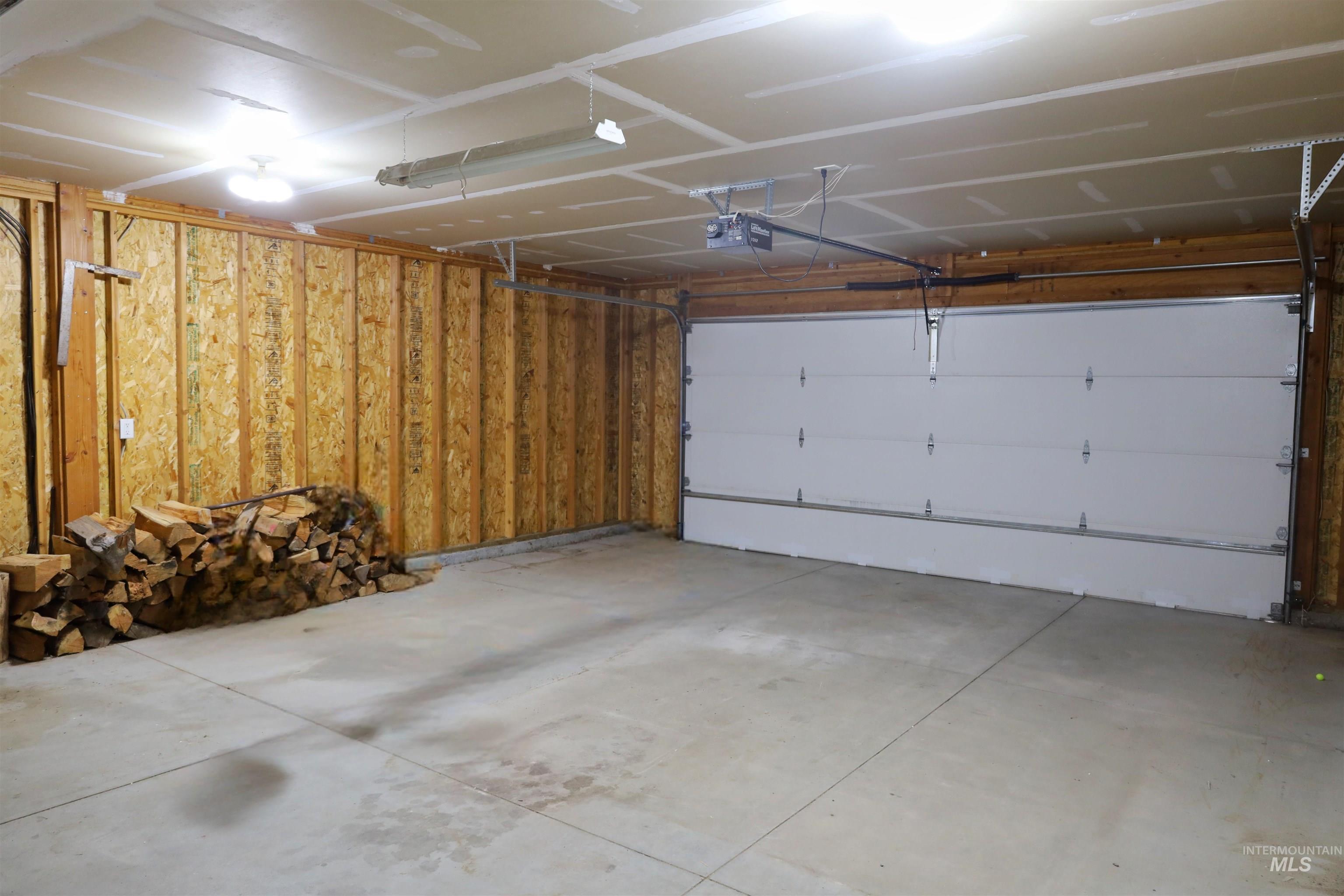 560 N 1st Street Property Photo 5
