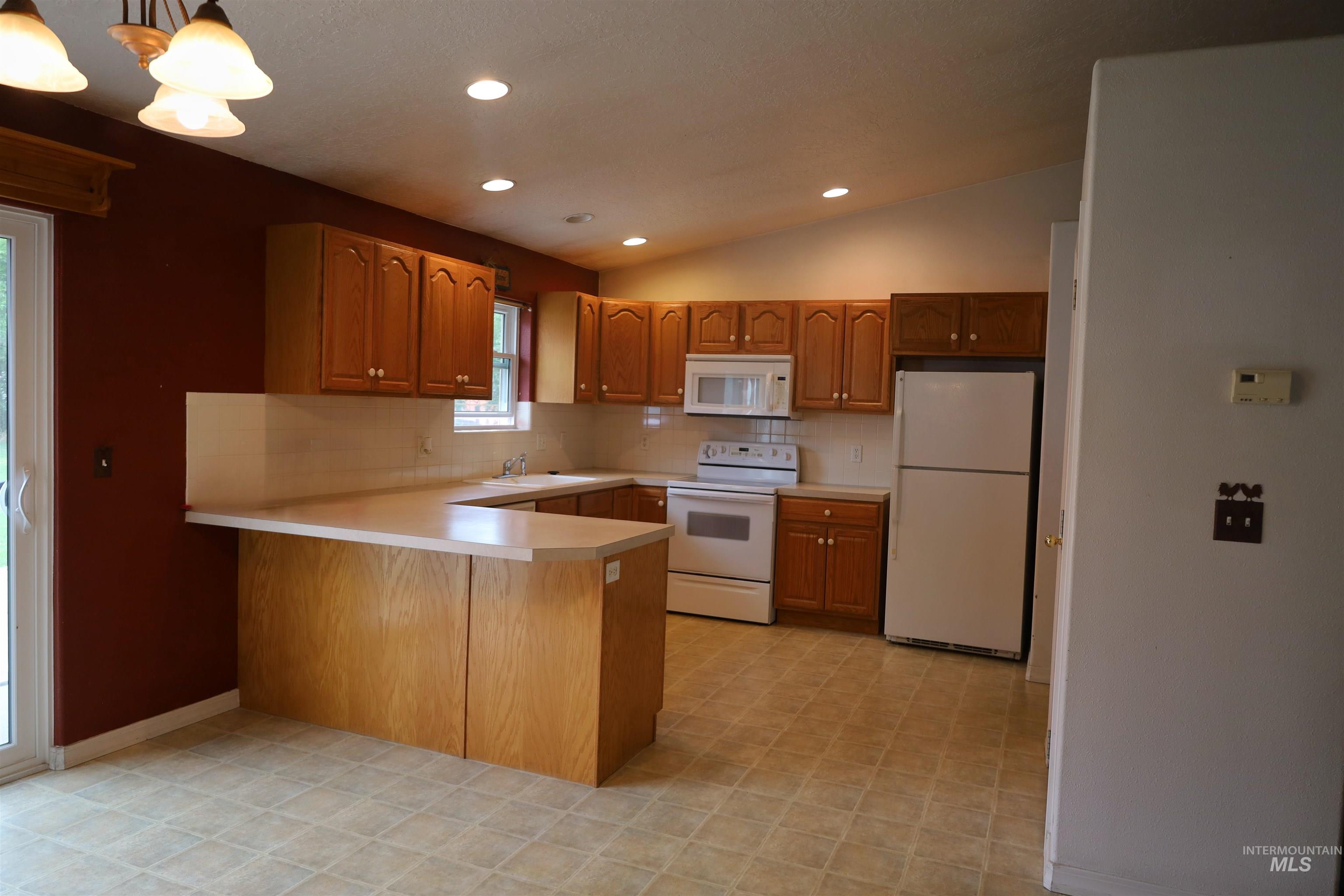 560 N 1st Street Property Photo 8