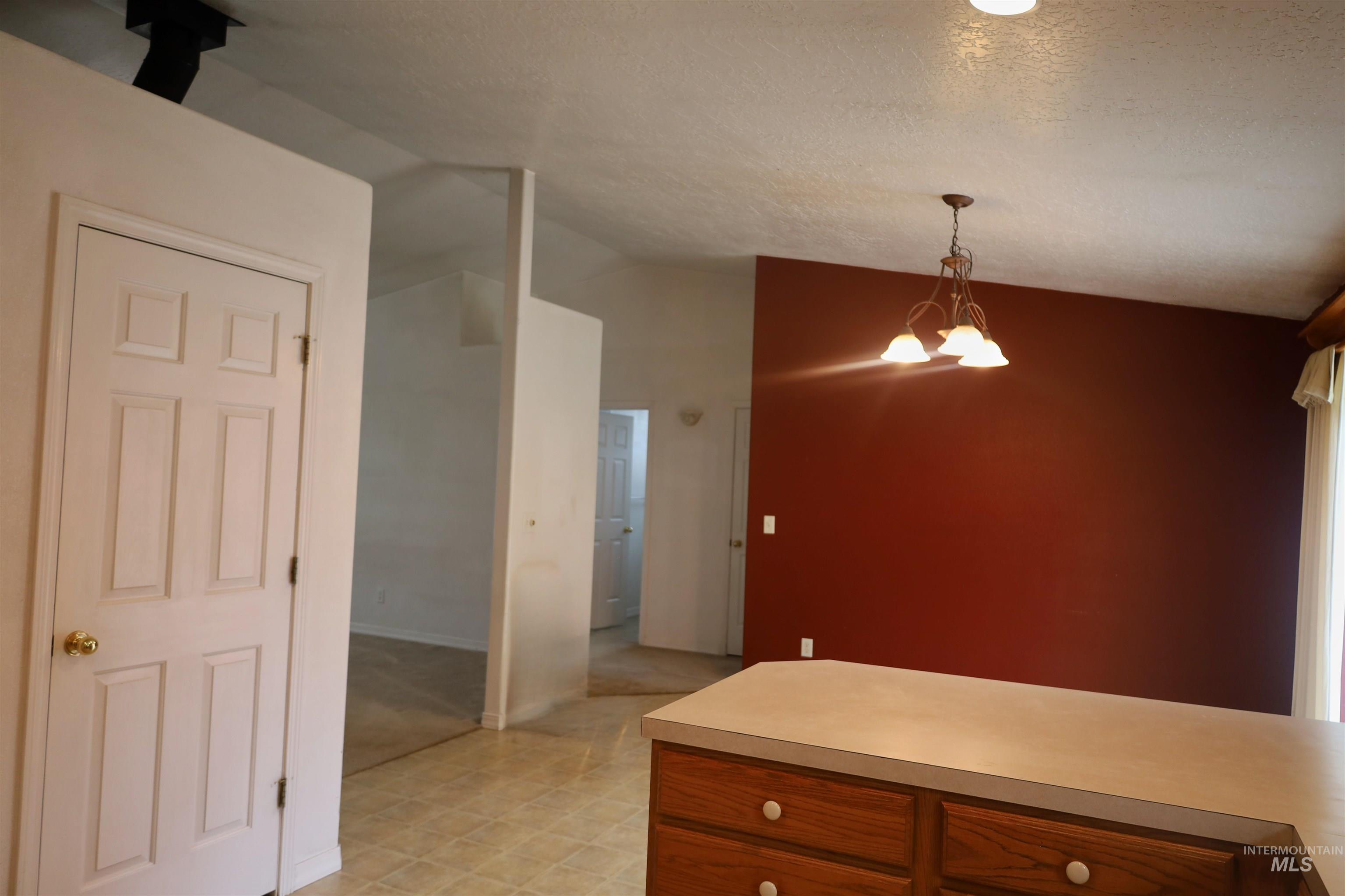 560 N 1st Street Property Photo 9