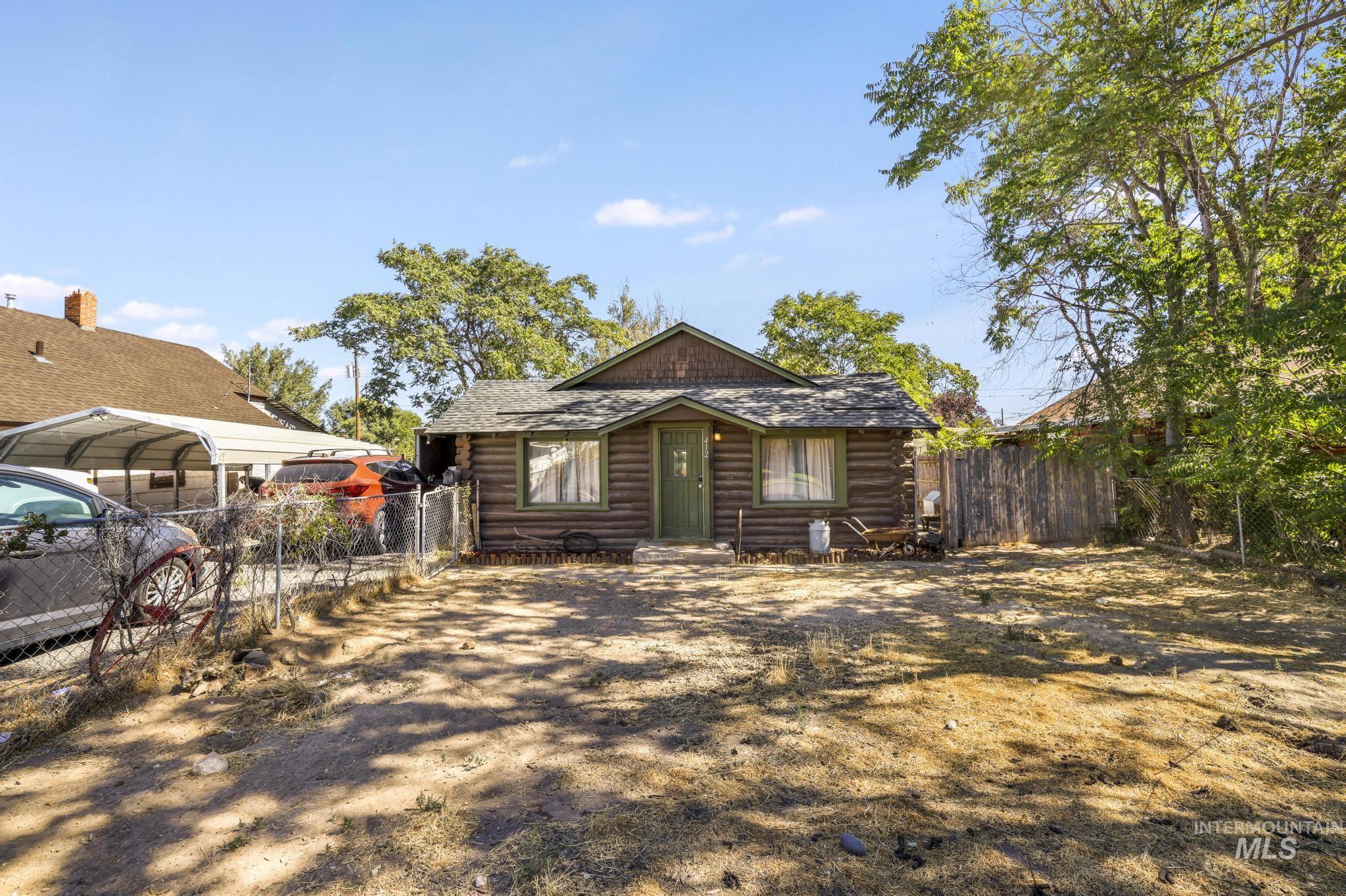 412 7th Ave N Property Photo 1