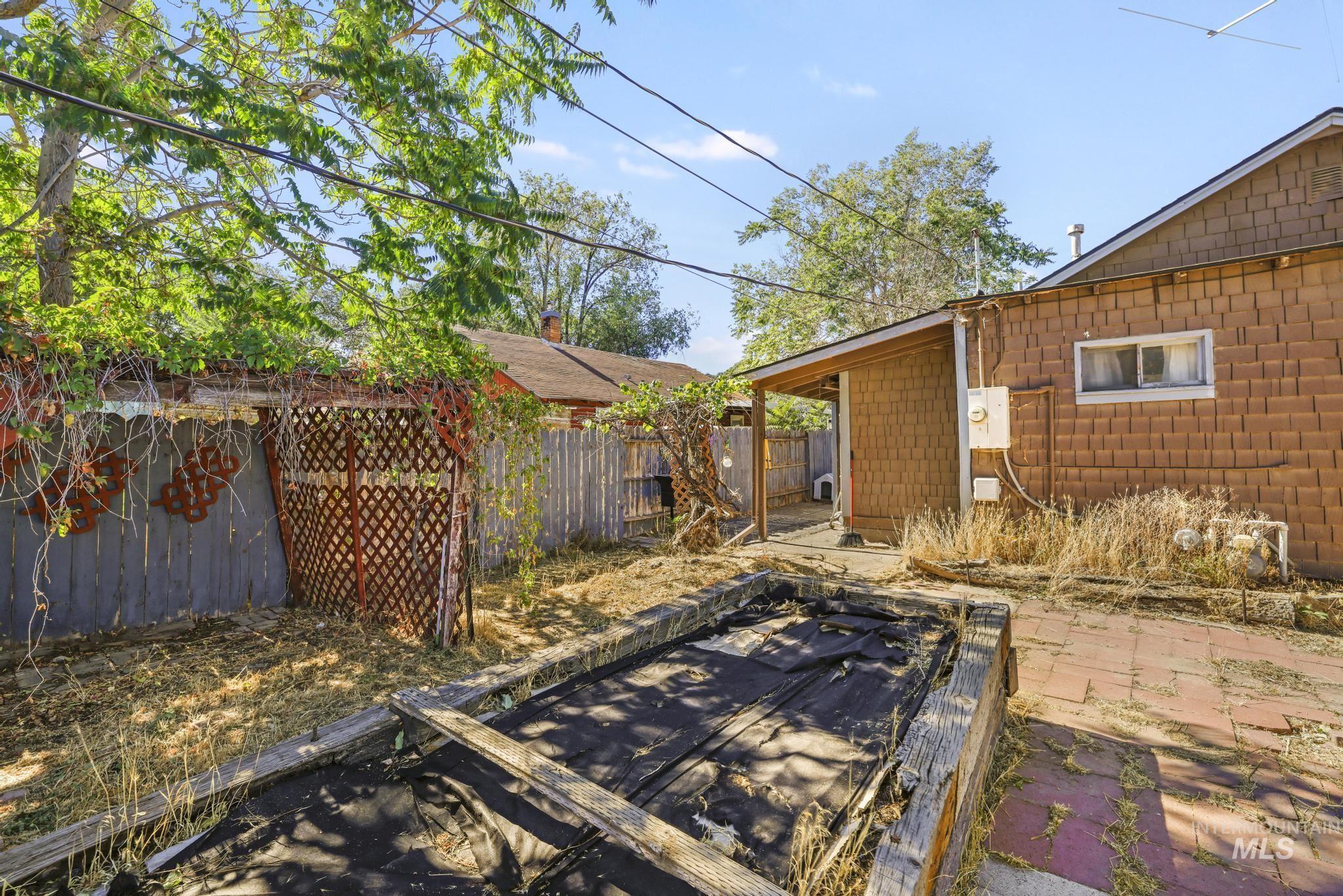 412 7th Ave N Property Photo 35