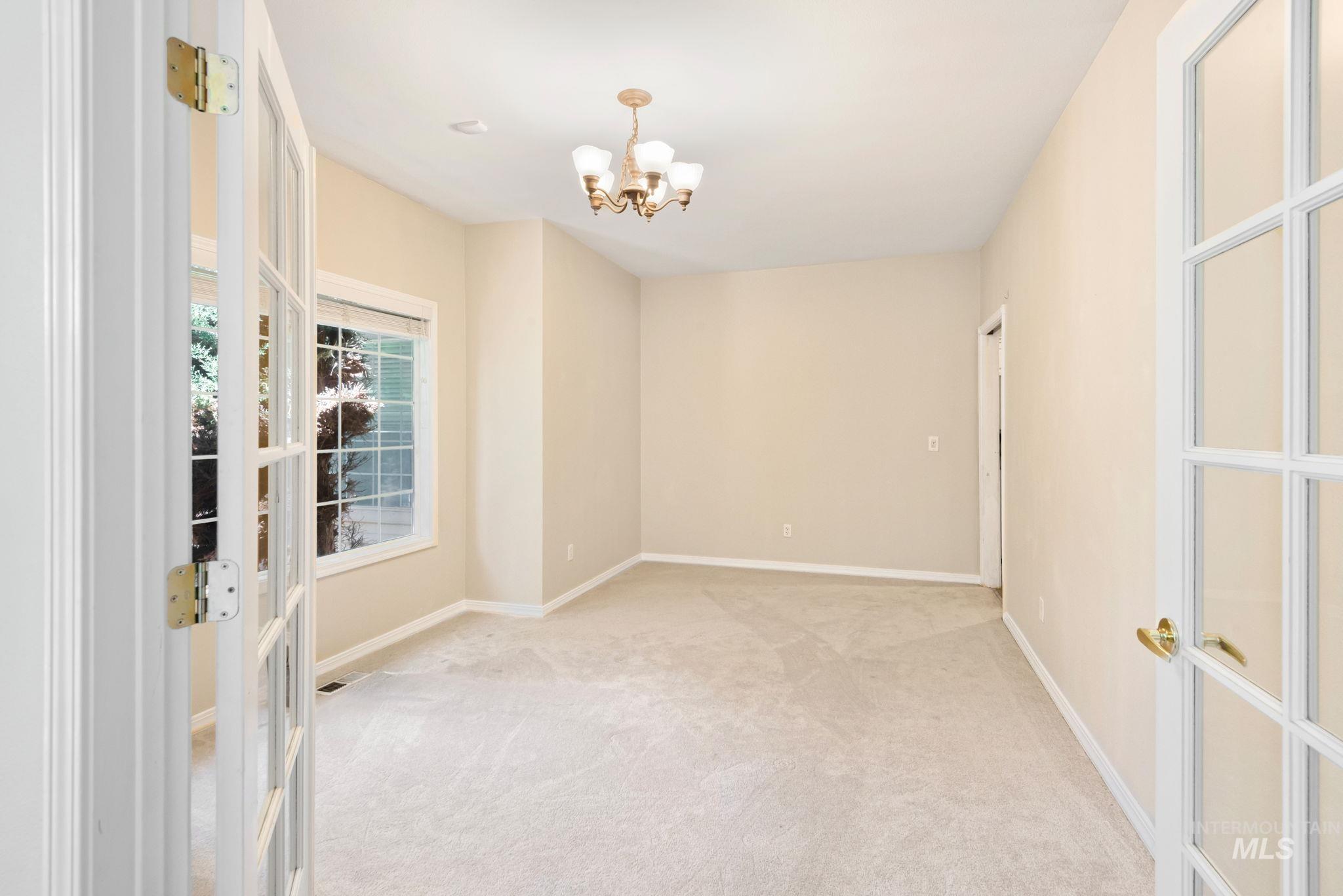 2118 N Springland Pl Property Photo 12