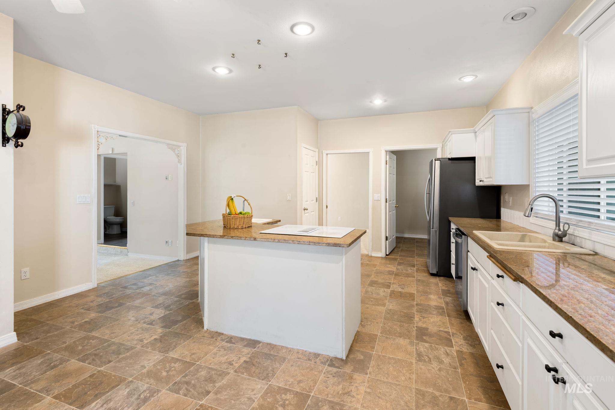 2118 N Springland Pl Property Photo 16