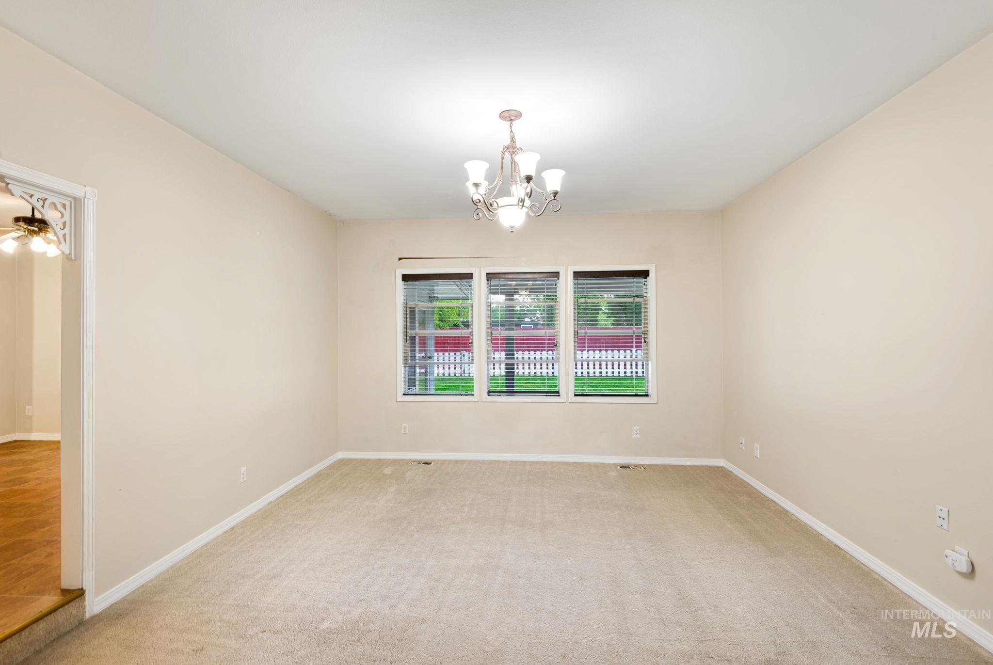 2118 N Springland Pl Property Photo 21