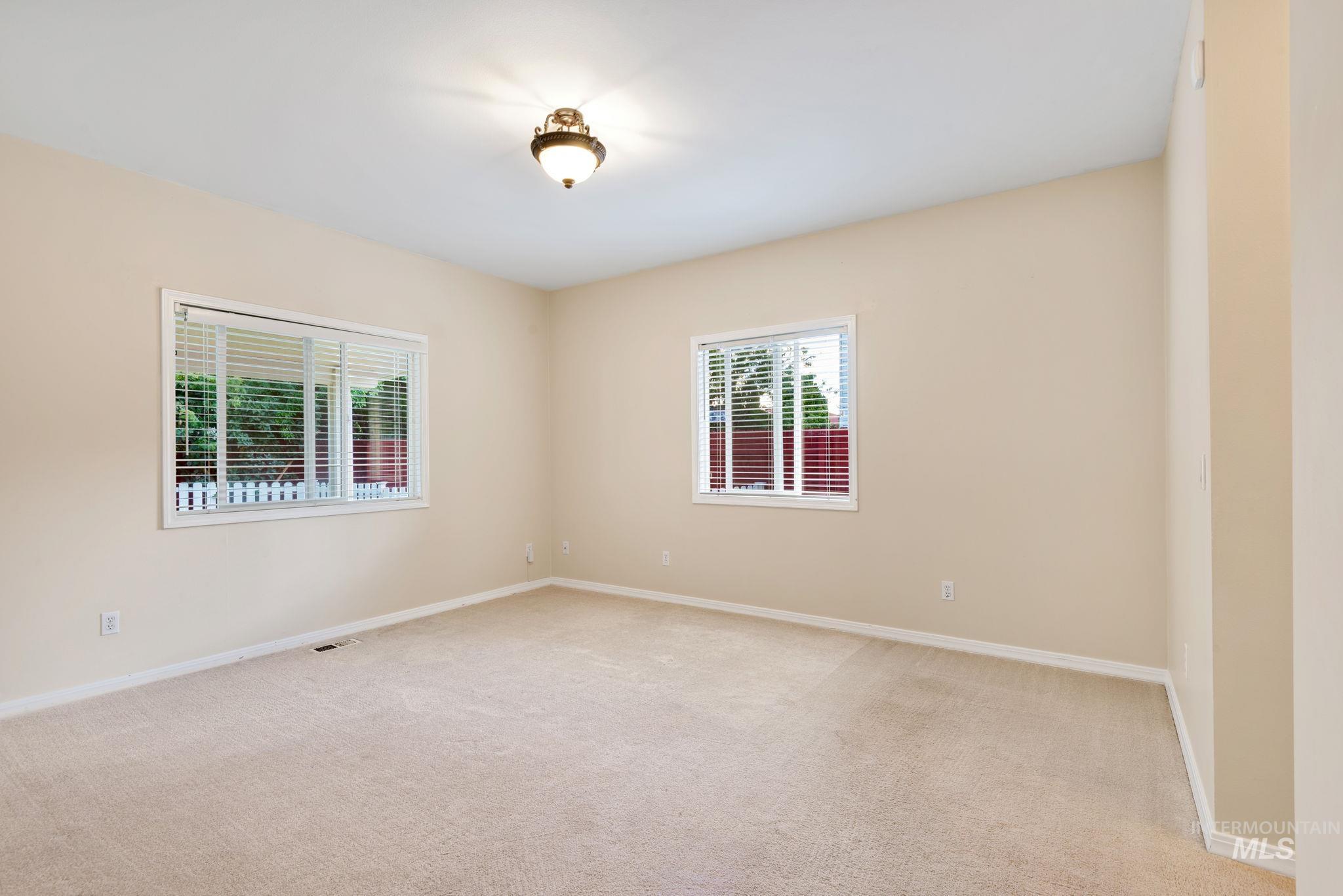 2118 N Springland Pl Property Photo 23