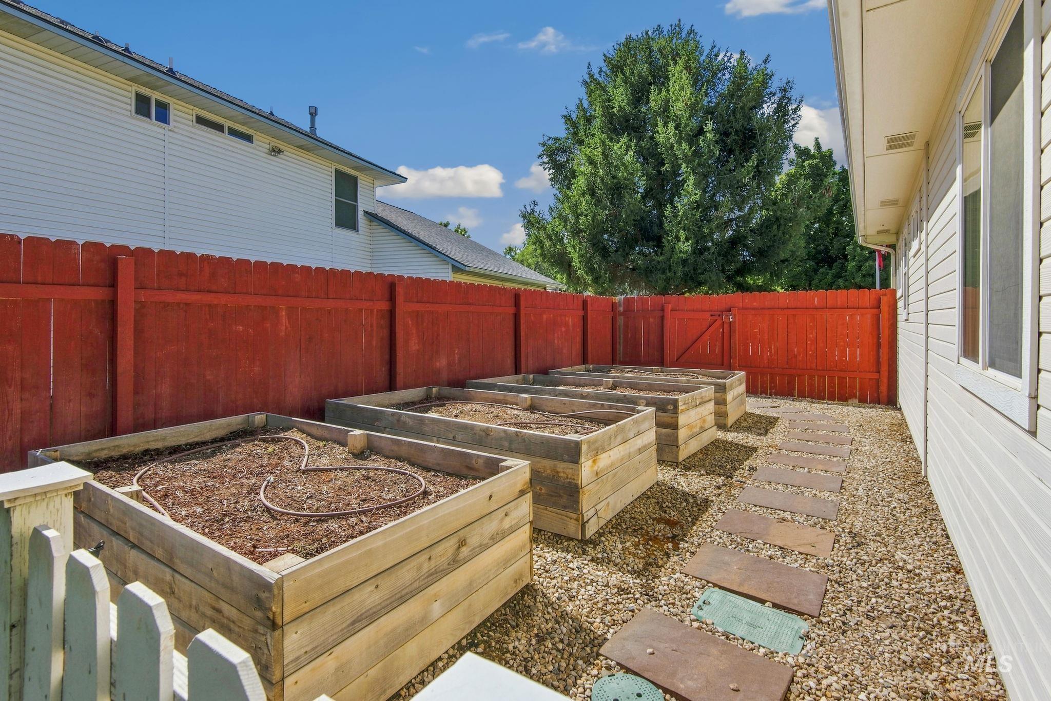 2118 N Springland Pl Property Photo 47