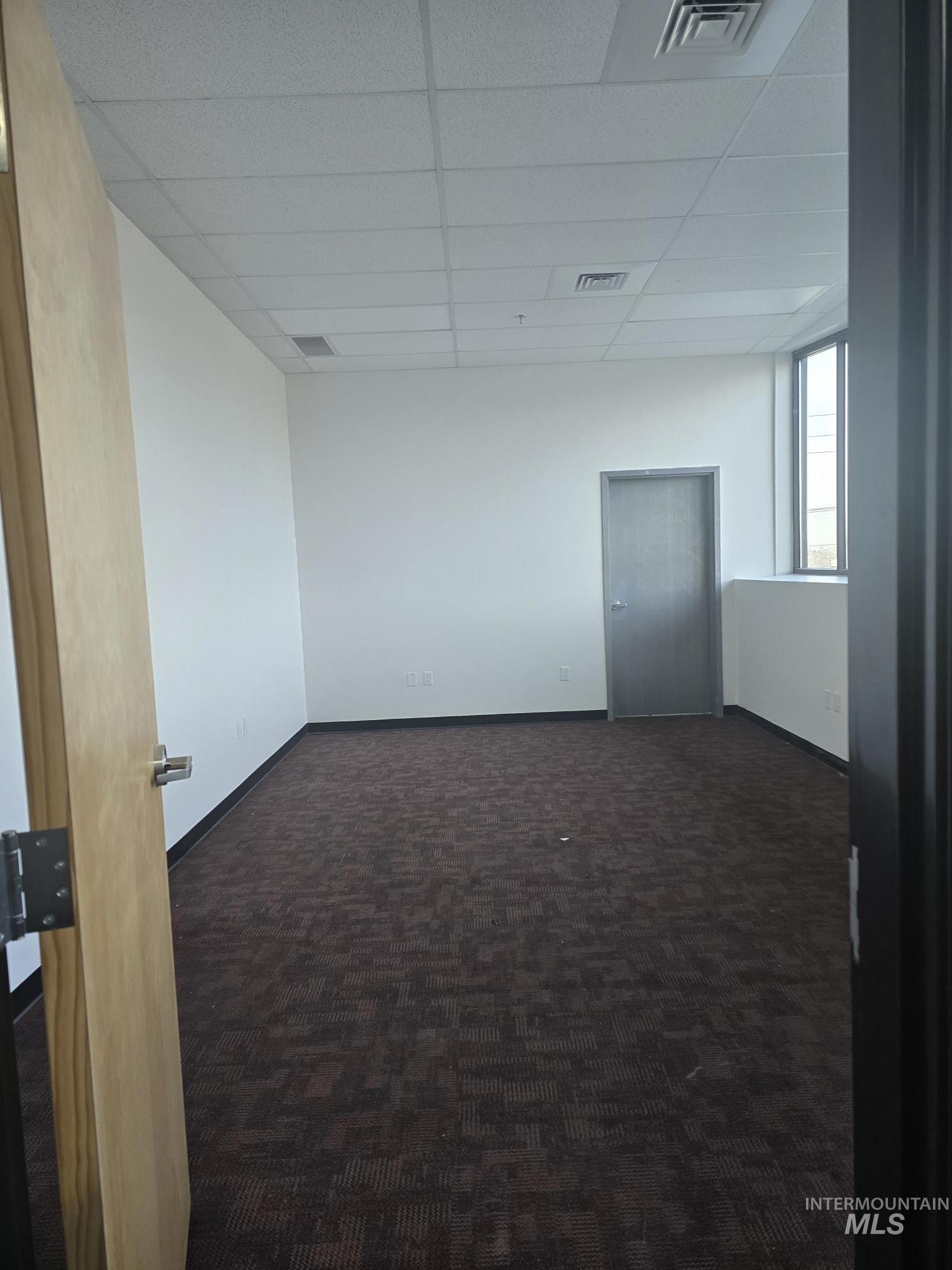 240 Eastland Drive Property Photo 5