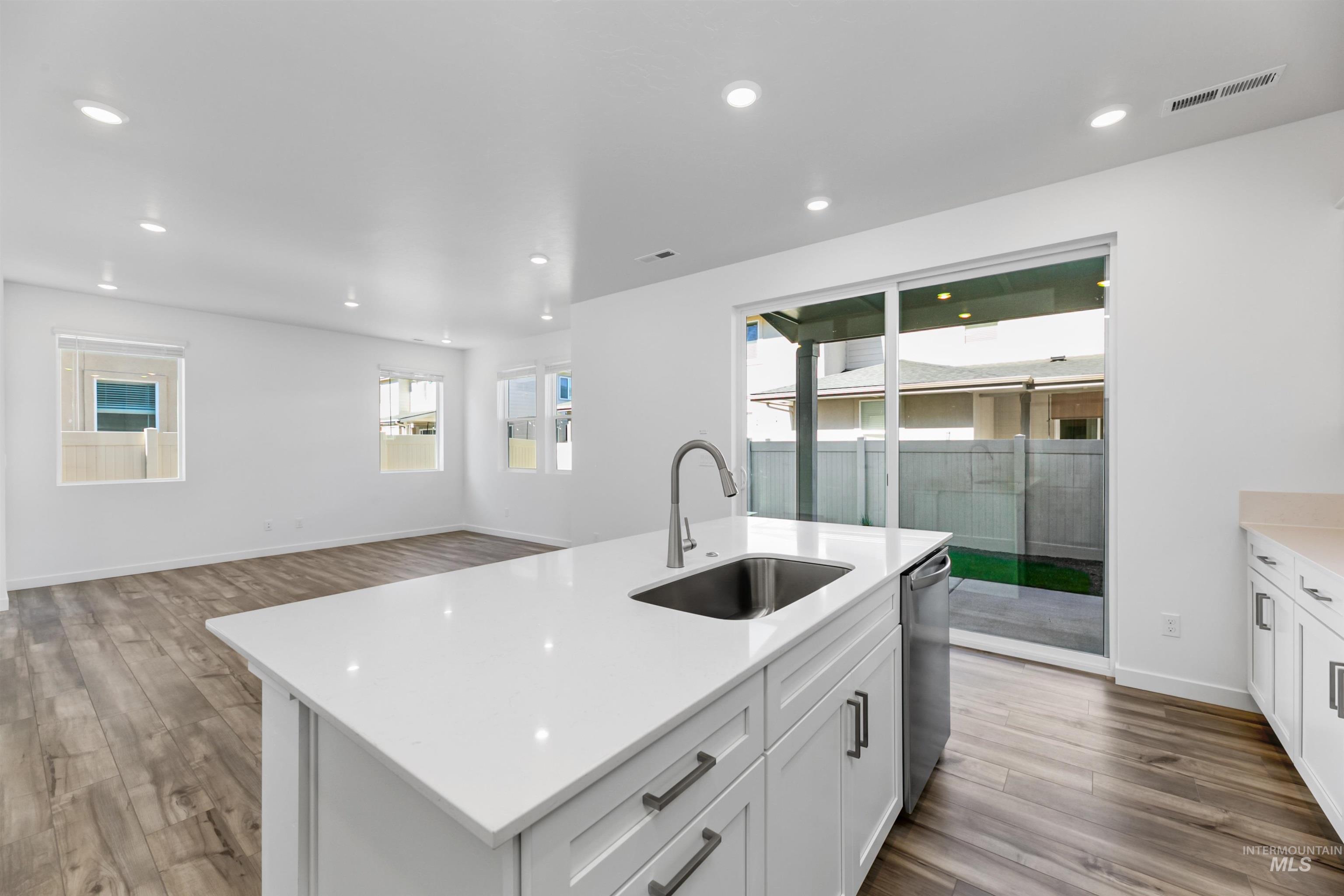 8152 W Virginia City St Property Photo 8