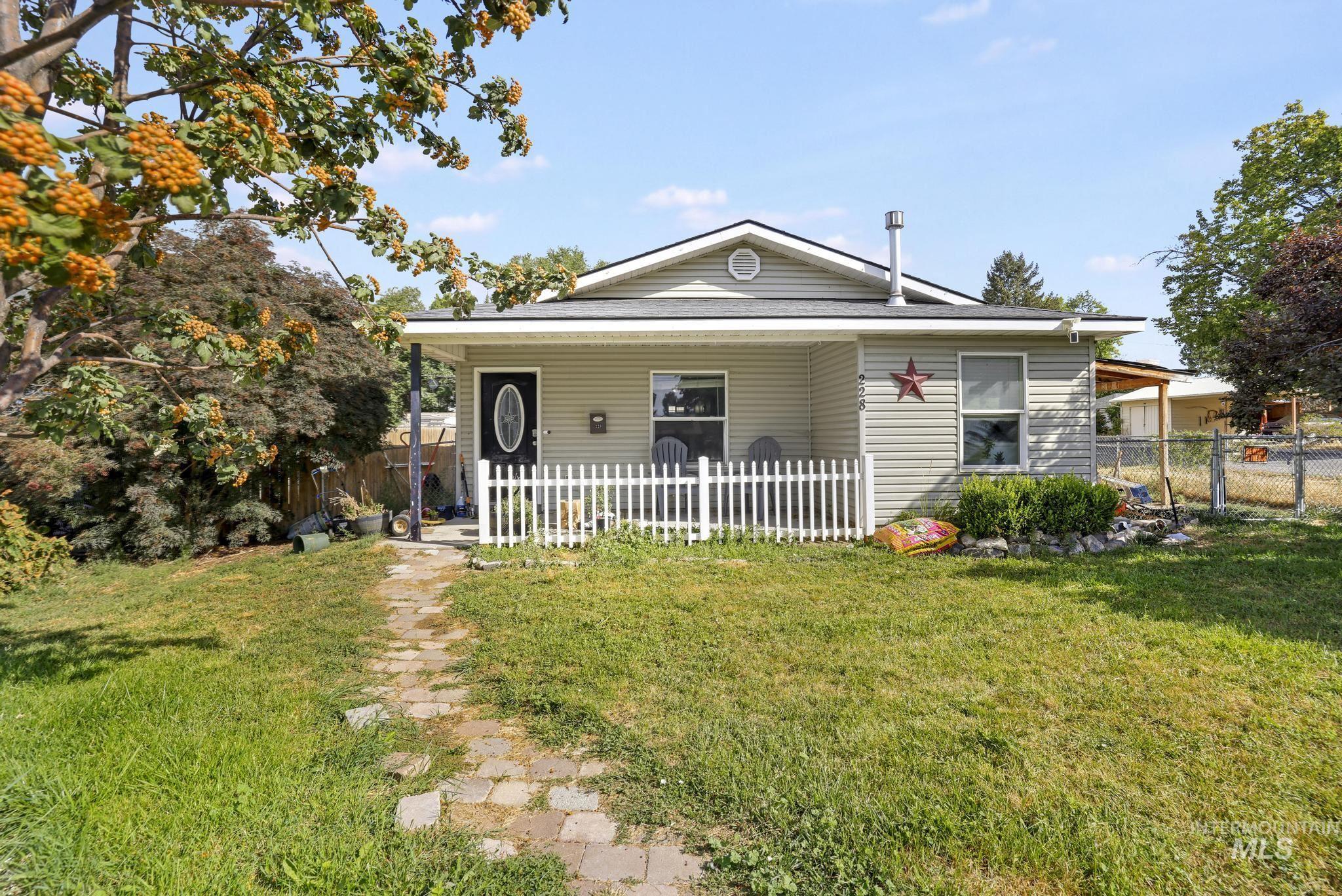 228 E Ave D Property Photo 18