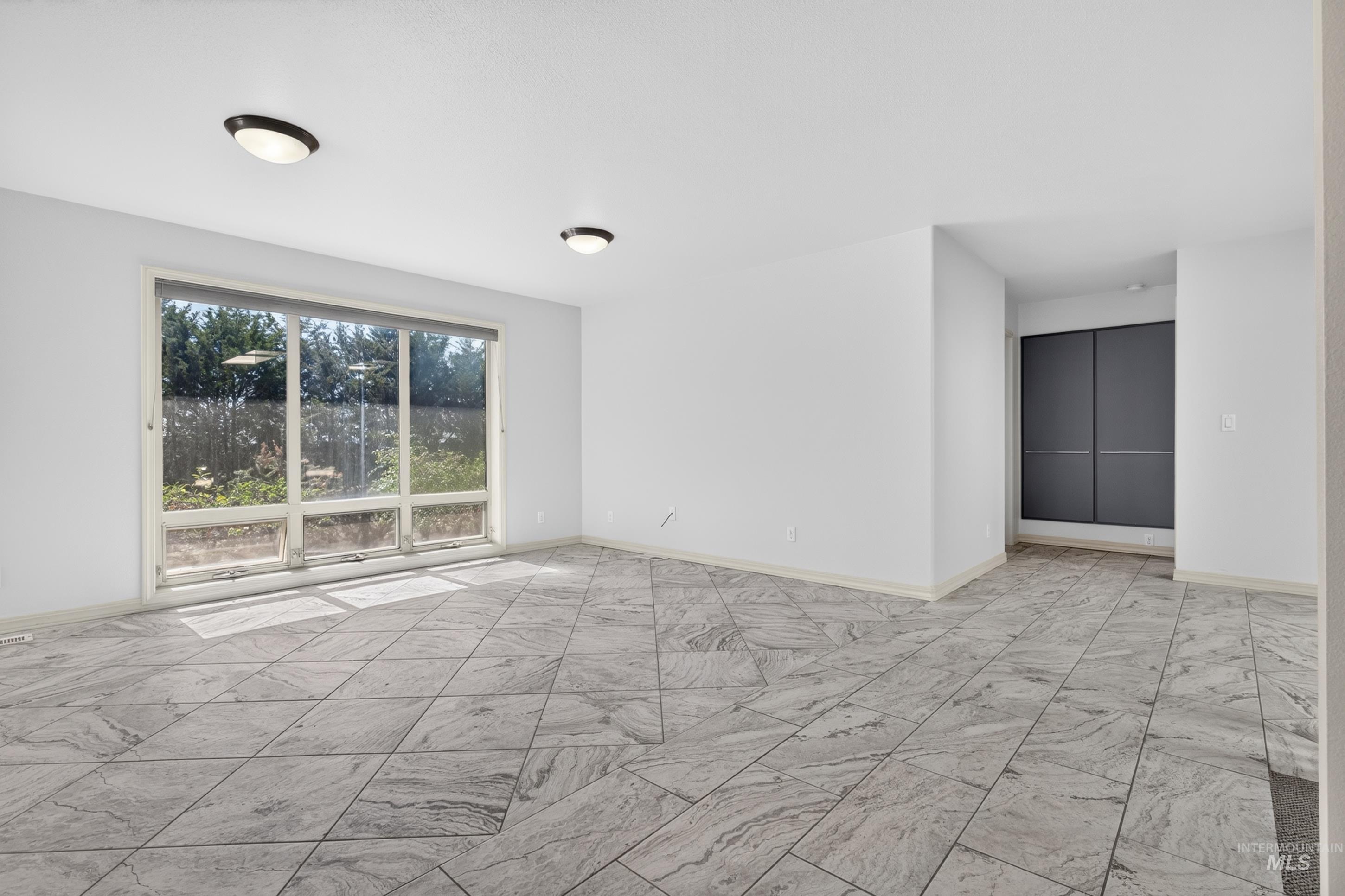 9590 Foothill Rd Property Photo 5