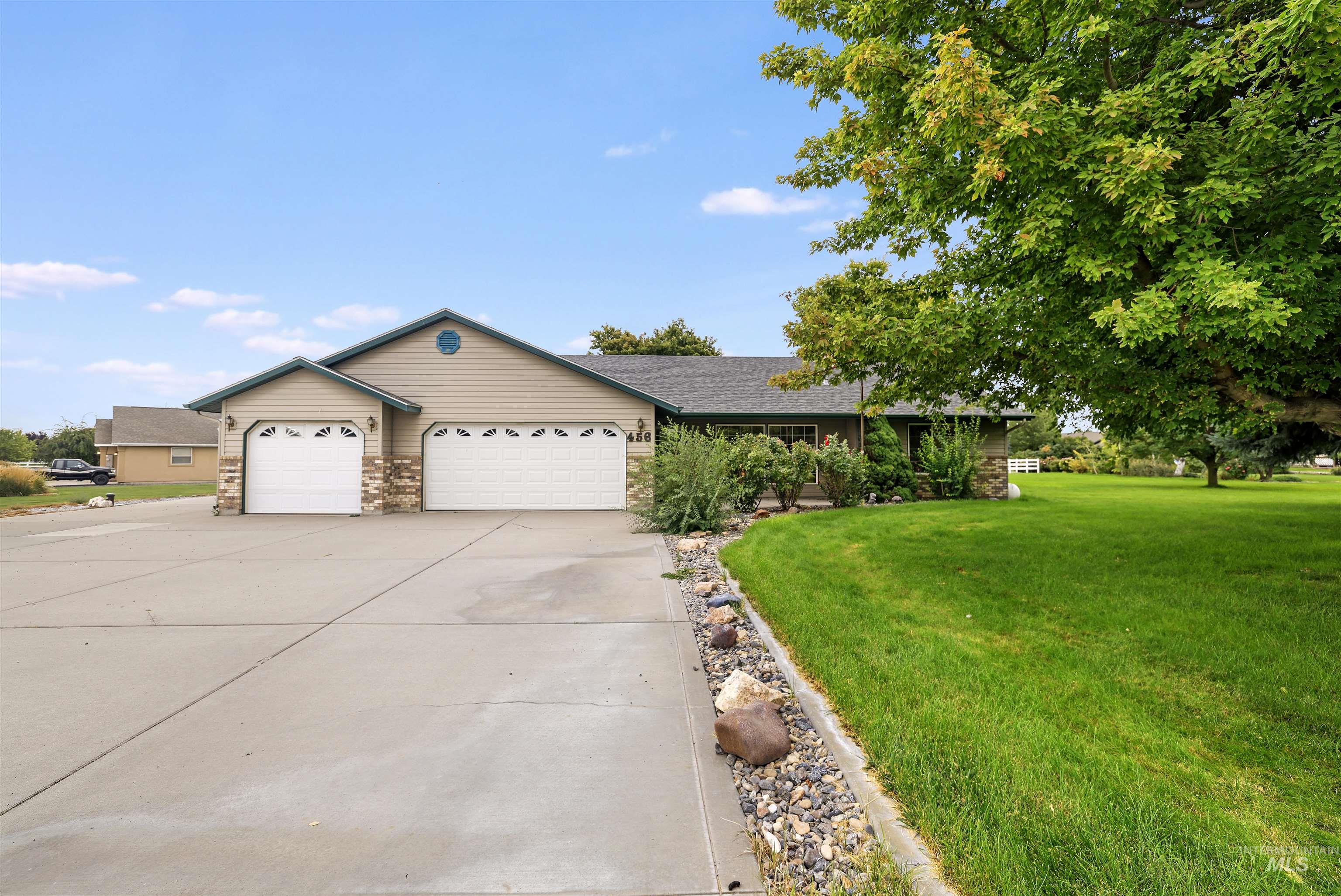 456 Sunridge Dr