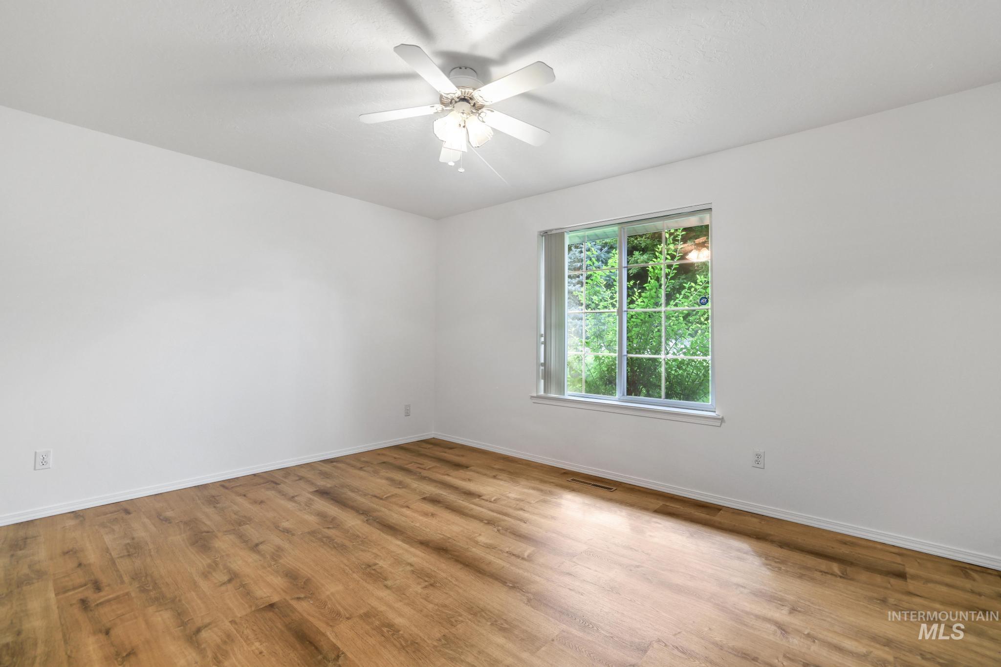 456 Sunridge Dr Property Photo 15