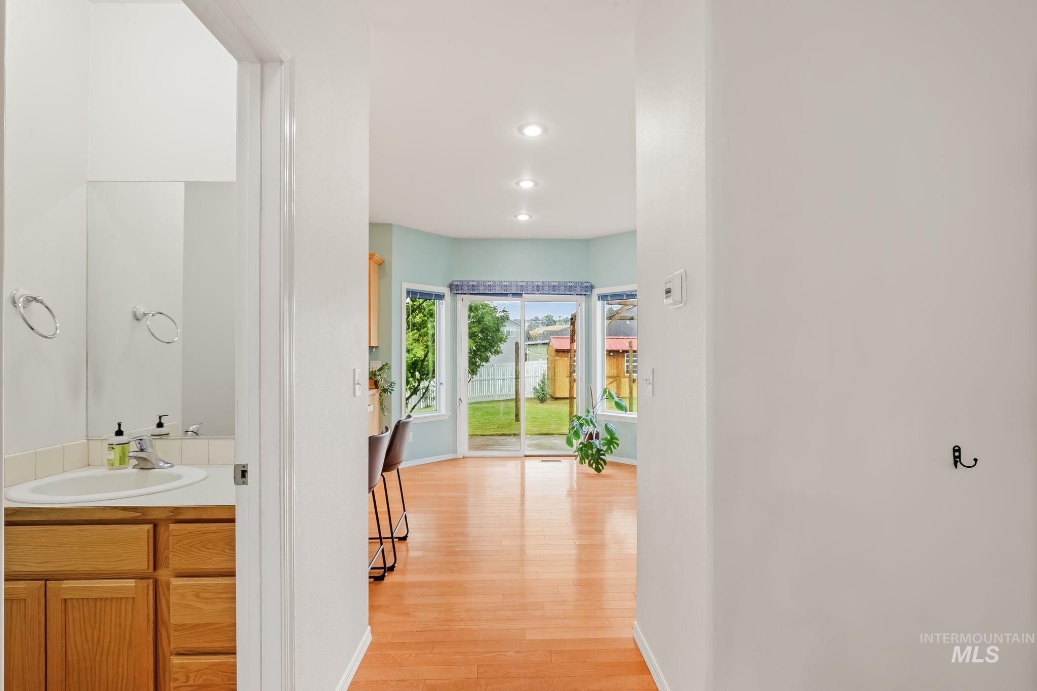 225 Sanna Court Property Photo 7