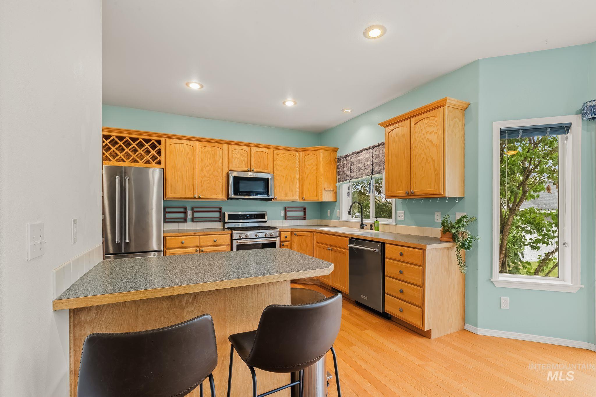 225 Sanna Court Property Photo 10