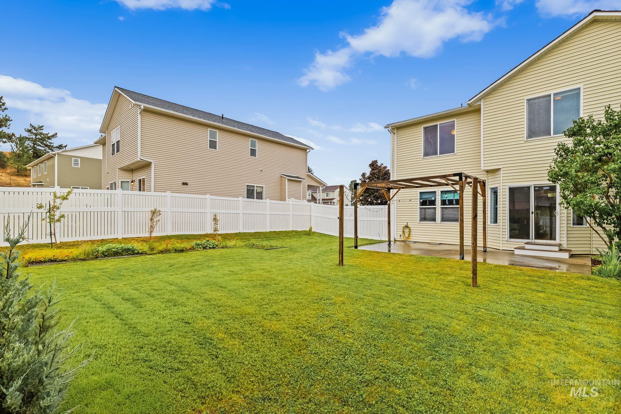 225 Sanna Court Property Photo 38