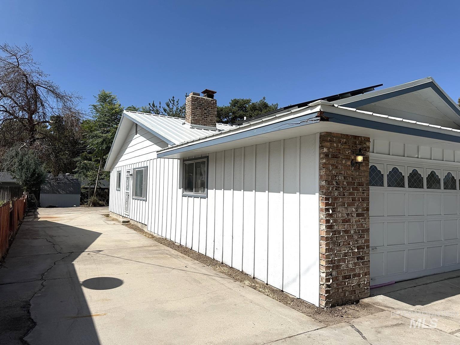 2410 S 10th Ave Property Photo 29
