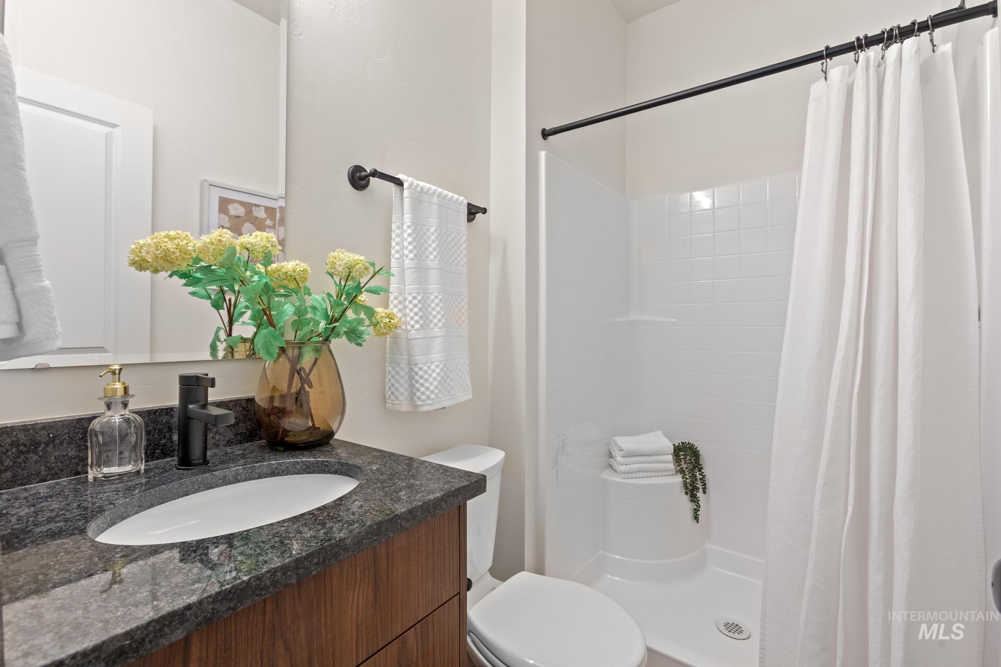 7533 W Swain Lane Property Photo 6
