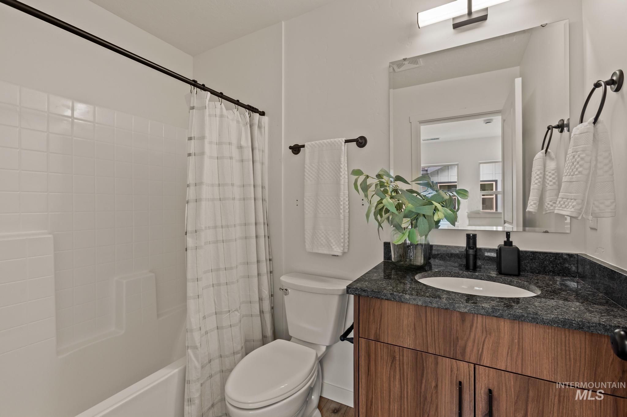 7533 W Swain Lane Property Photo 13