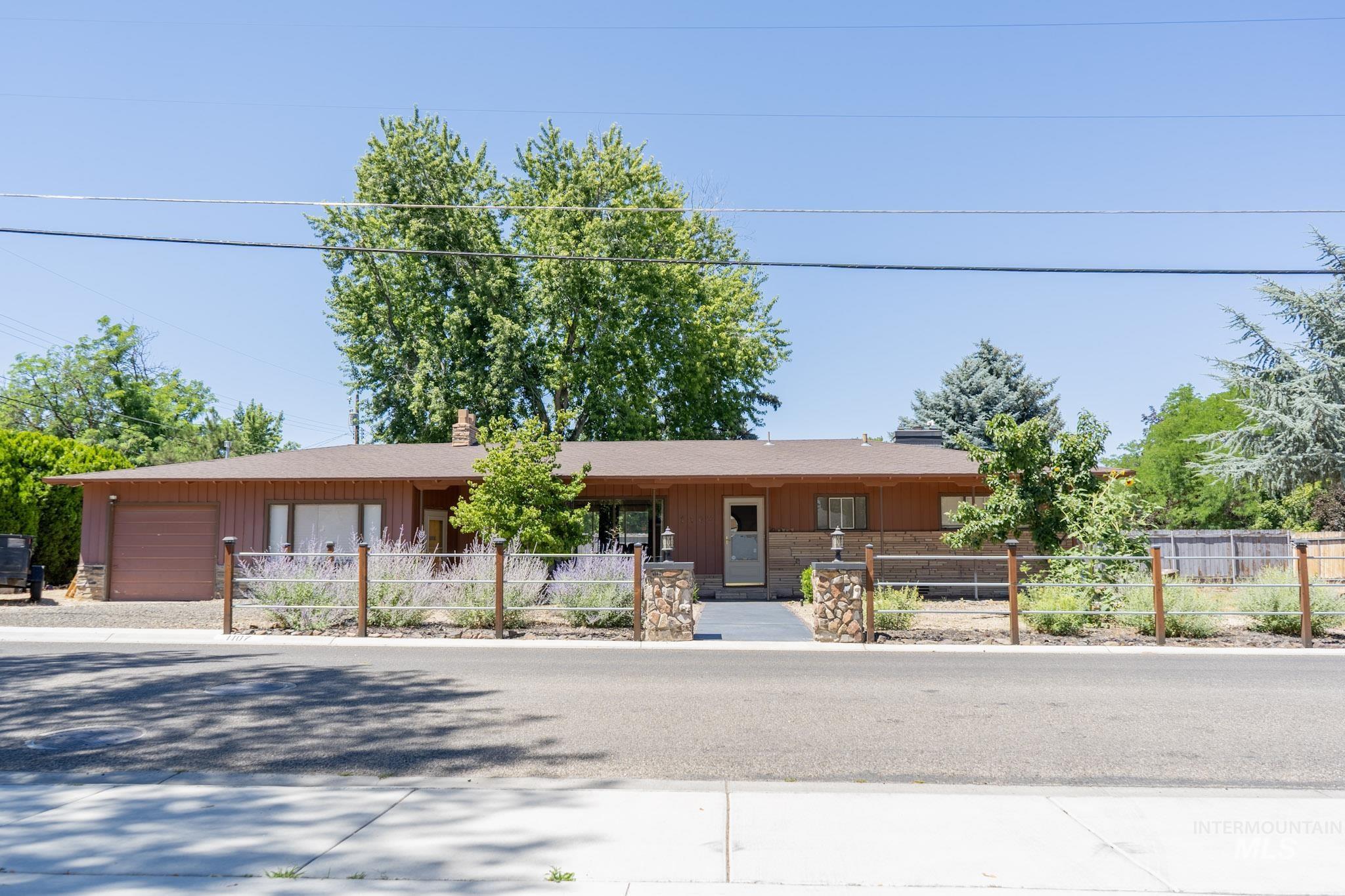 1107 Cameron Property Photo 1
