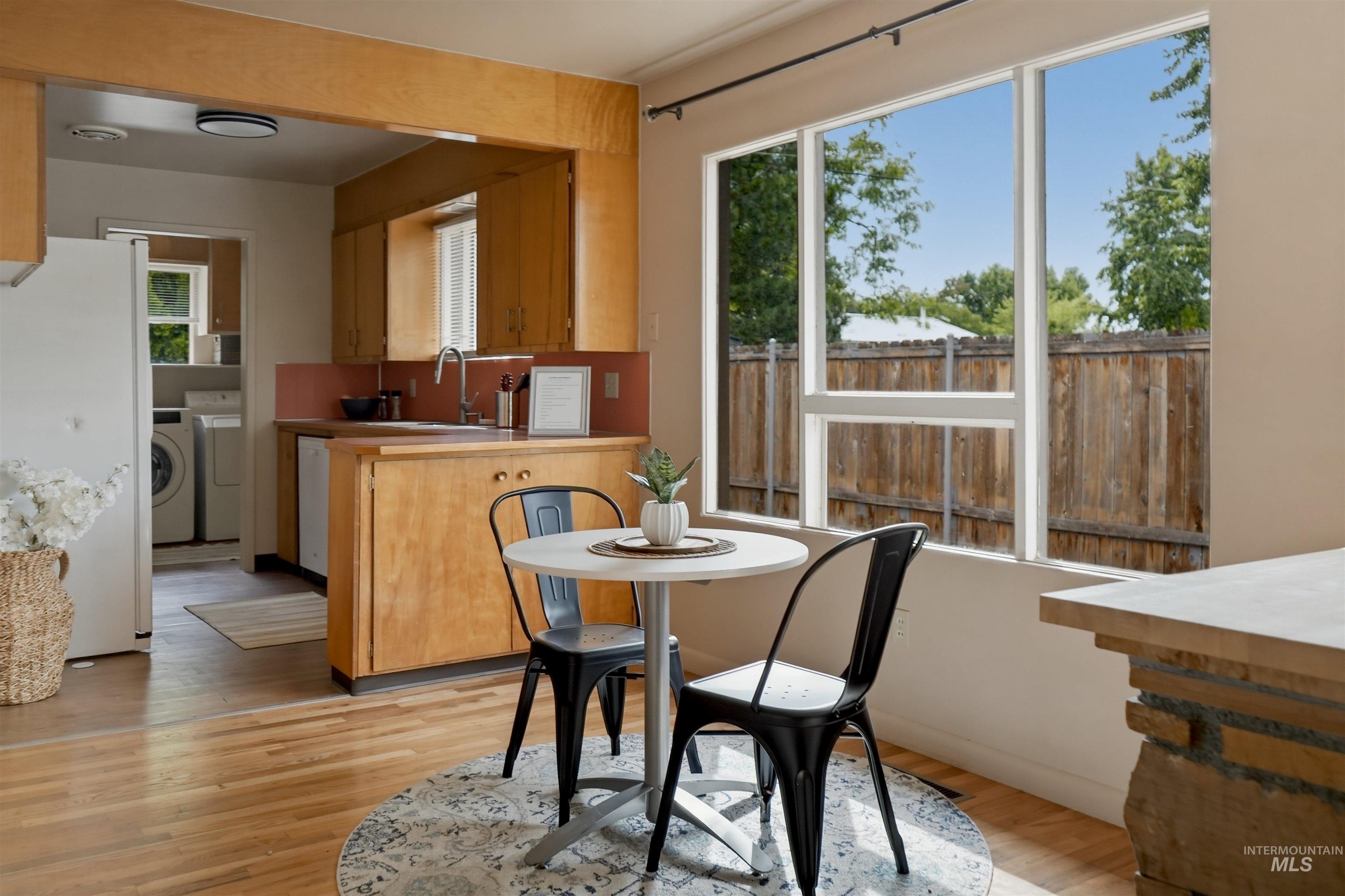 1107 Cameron Property Photo 4