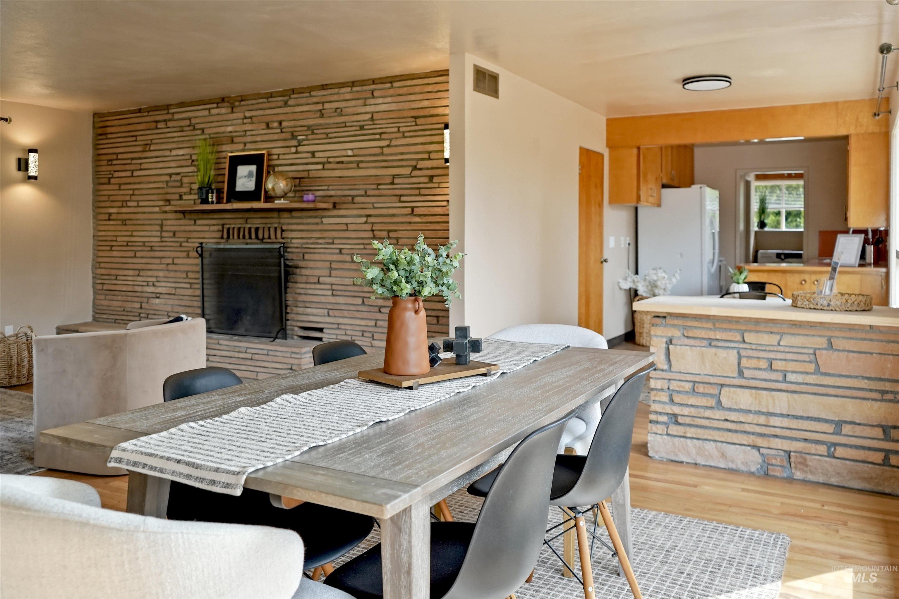 1107 Cameron Property Photo 5
