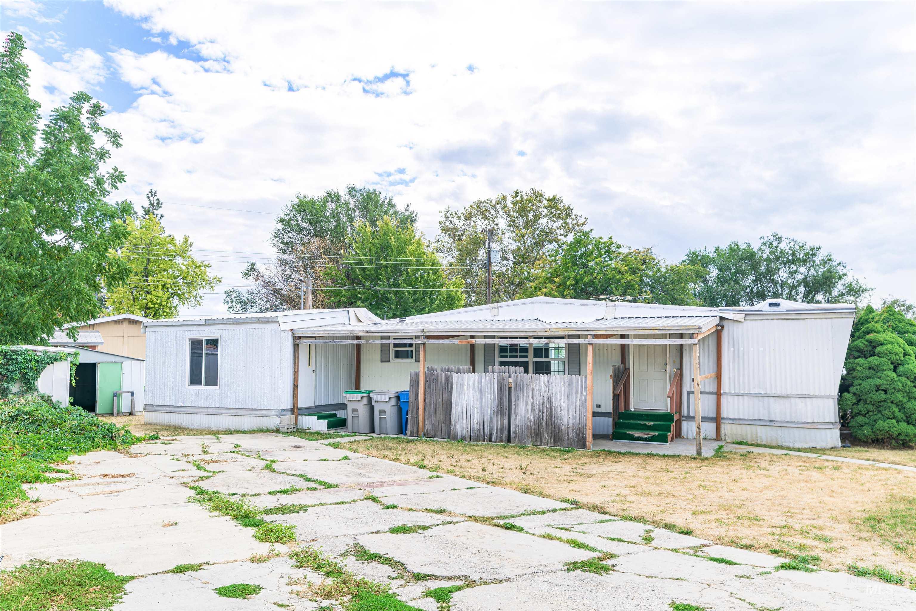 9323 W Florence St Property Photo 7