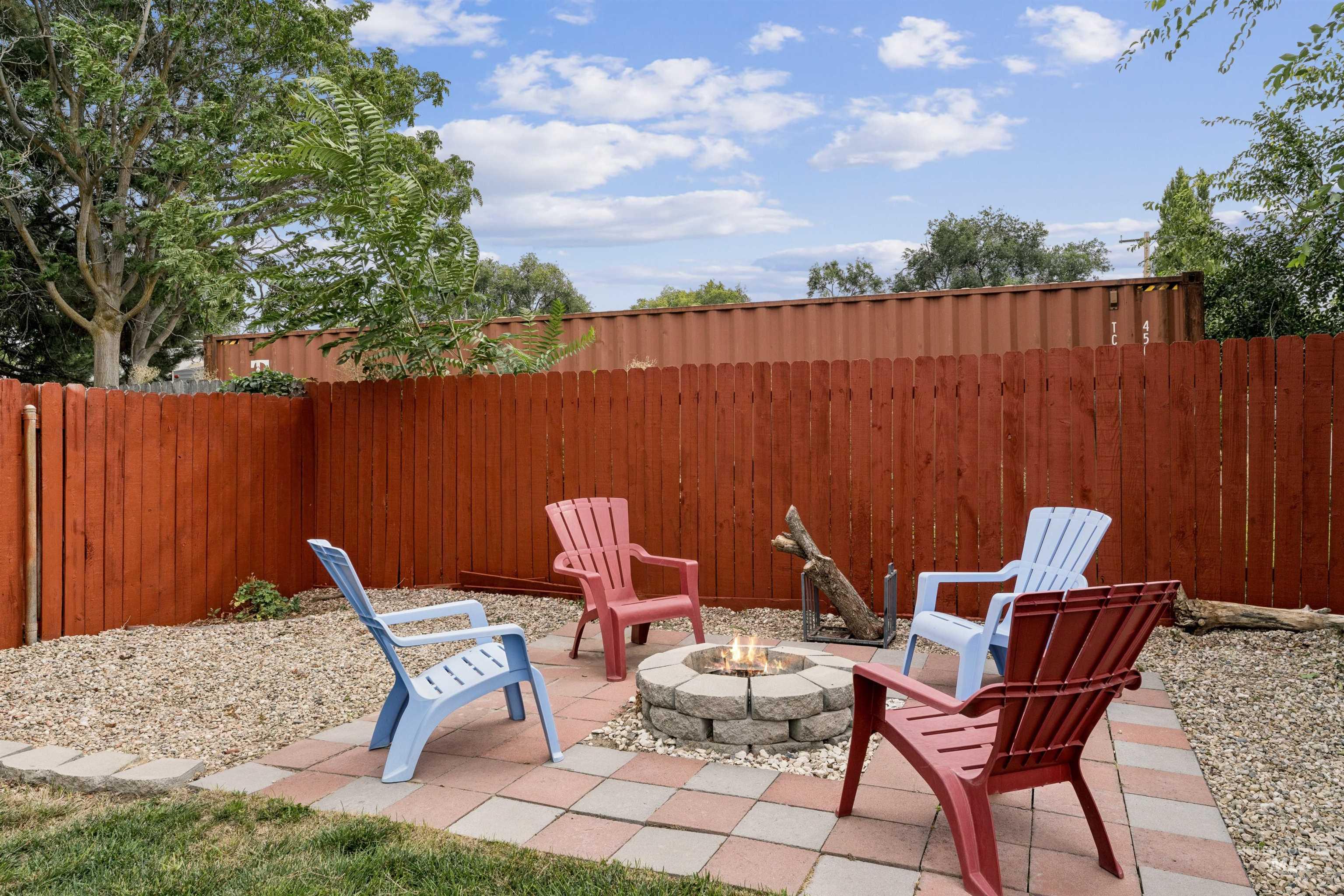 111 N Gem Street Property Photo 3