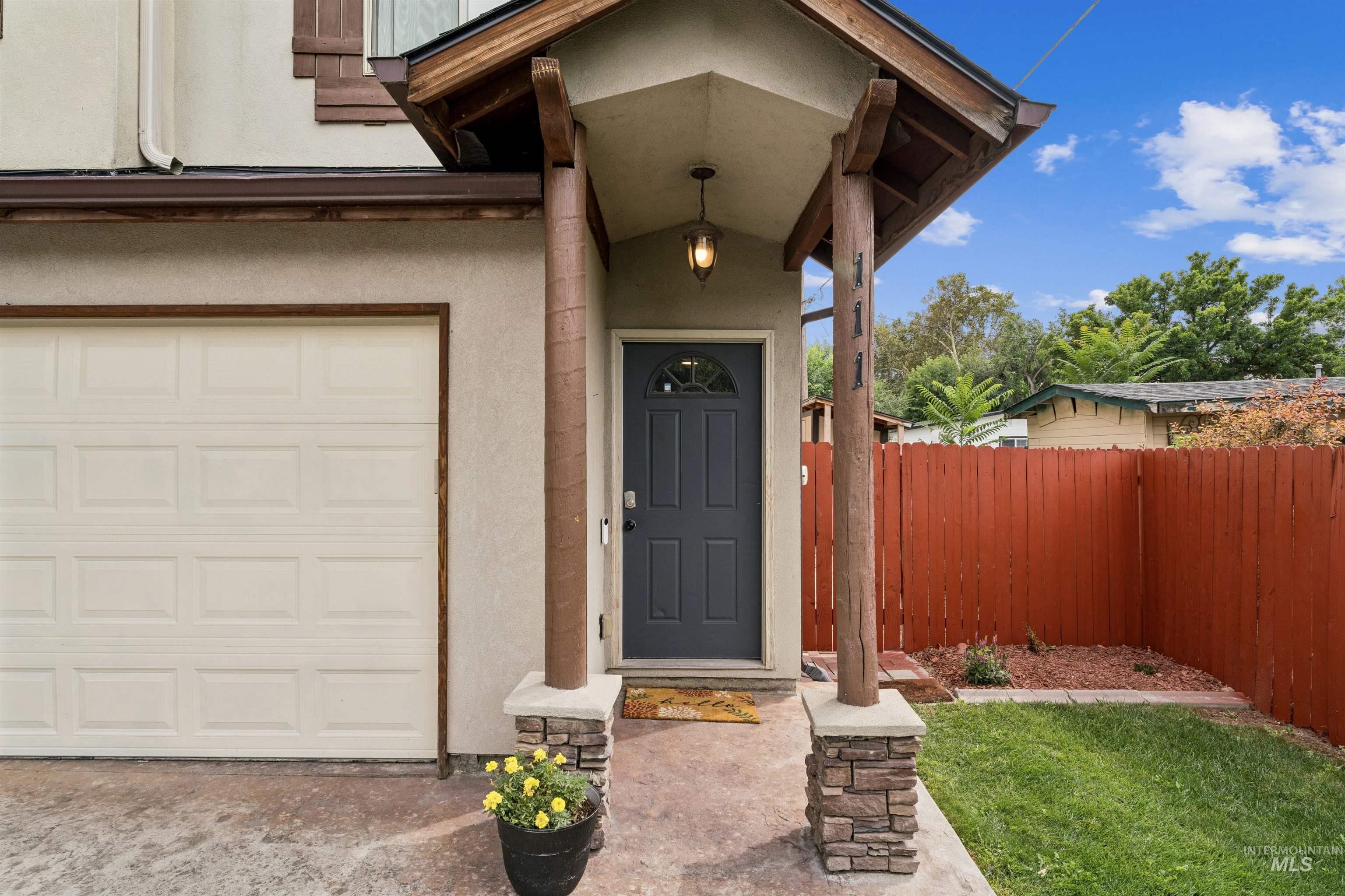 111 N Gem Street Property Photo 4