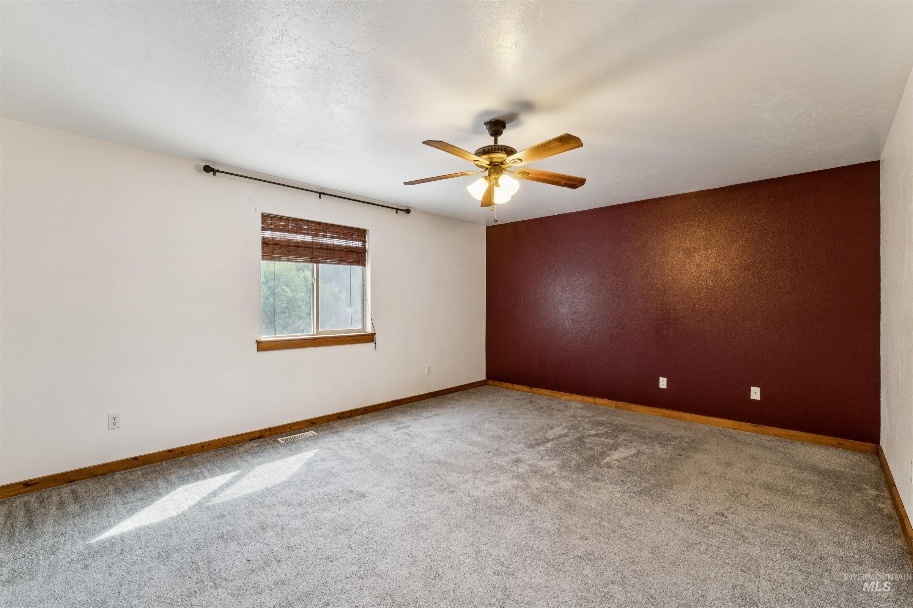 111 N Gem Street Property Photo 16