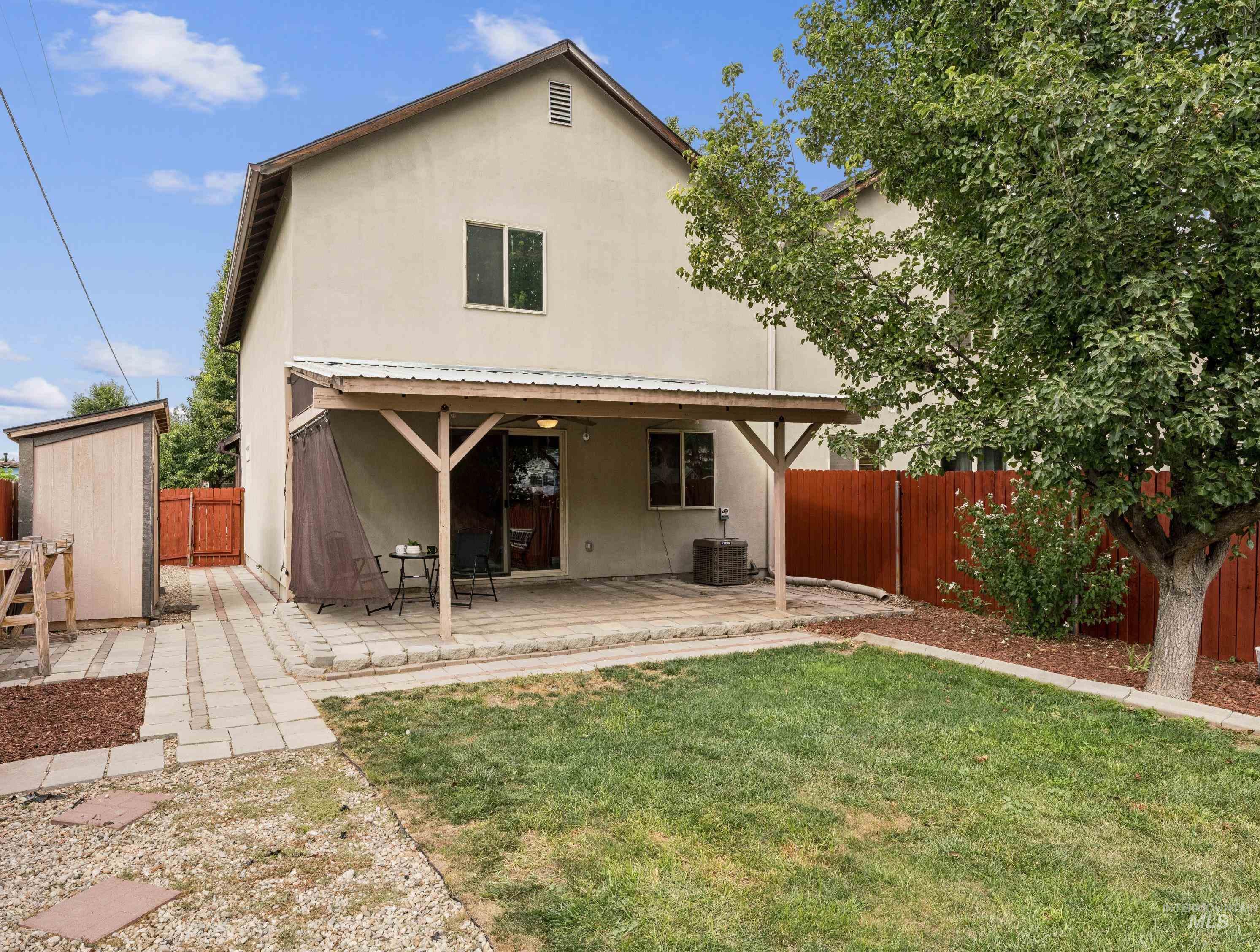 111 N Gem Street Property Photo 28
