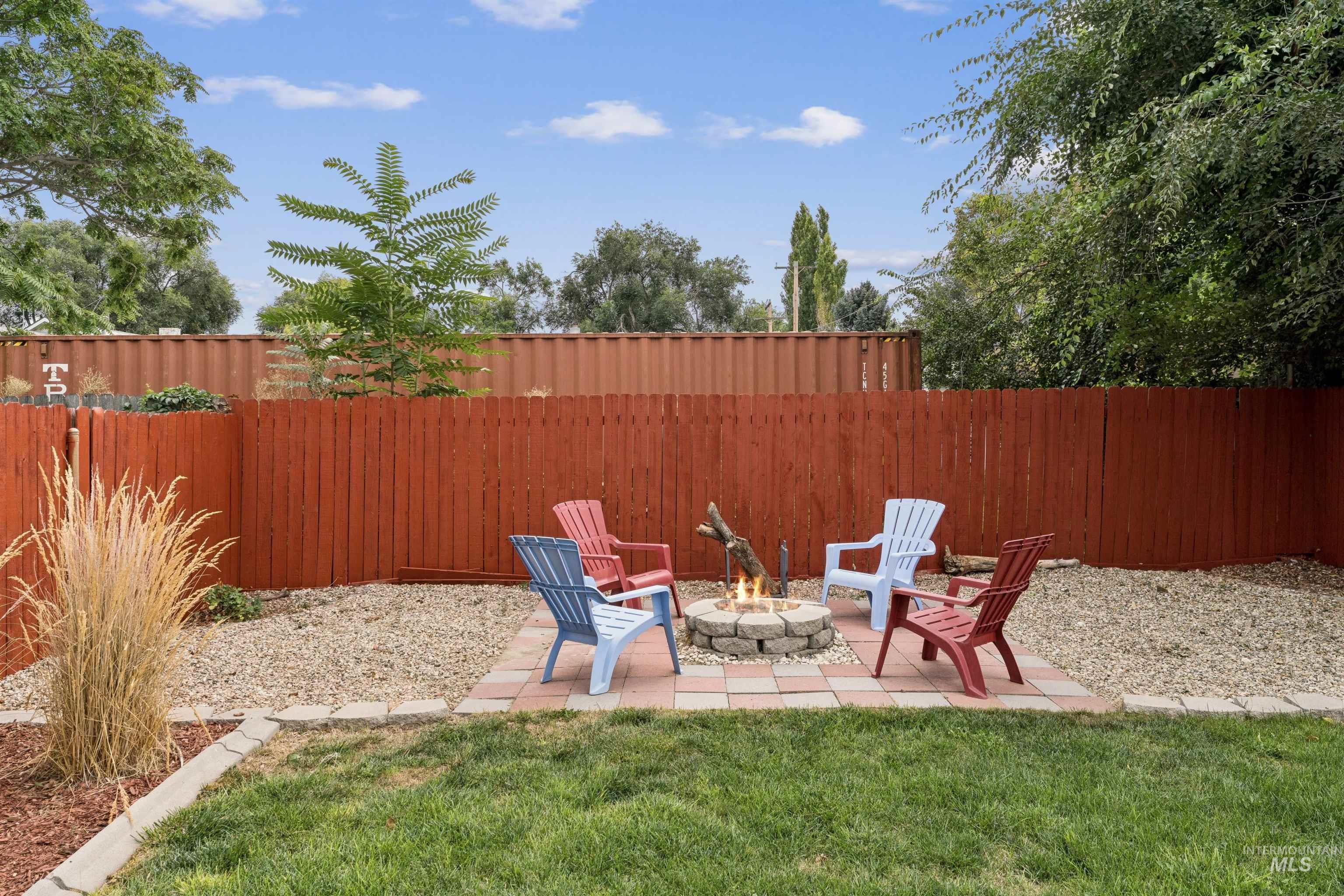 111 N Gem Street Property Photo 29