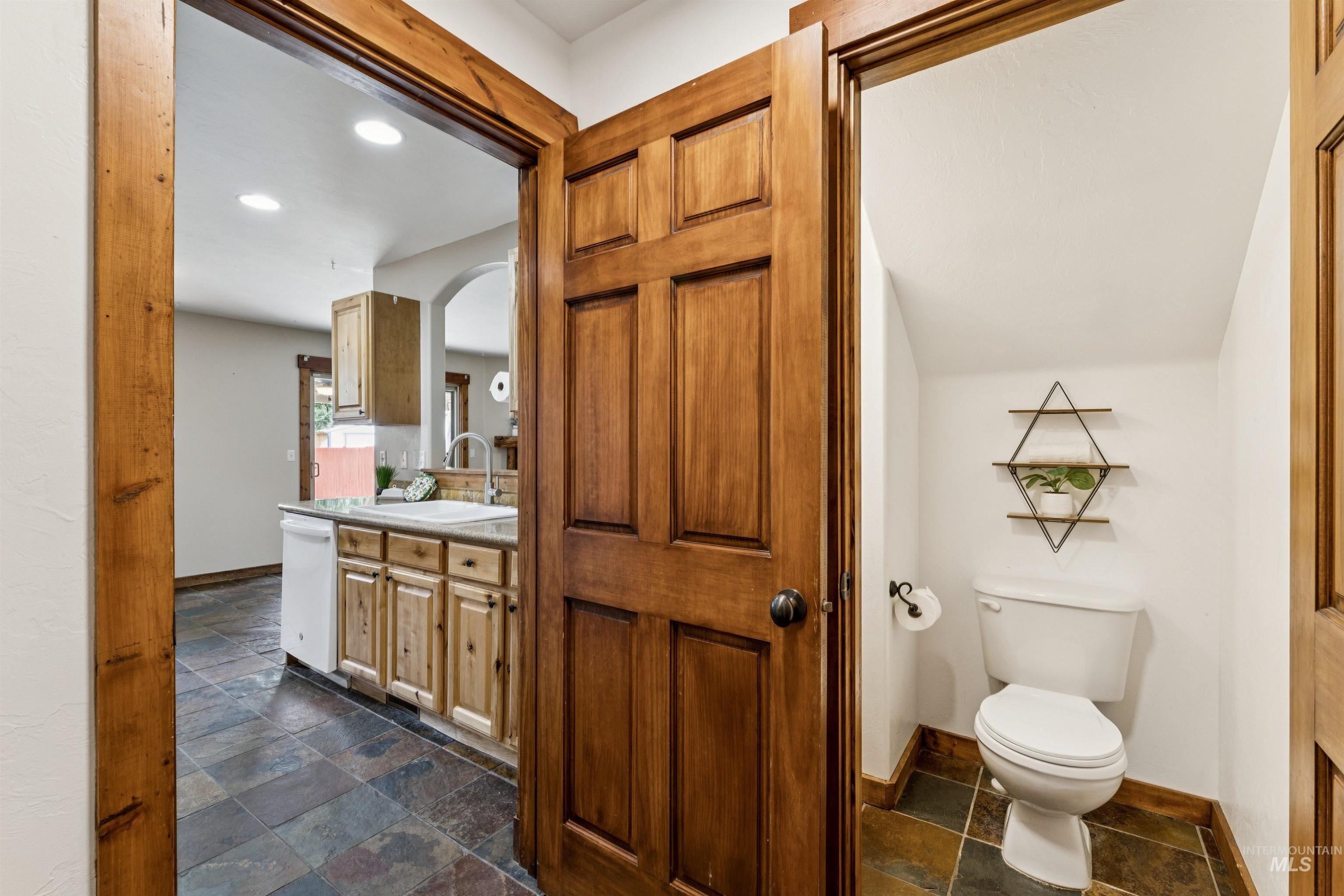 111 N Gem Street Property Photo 32