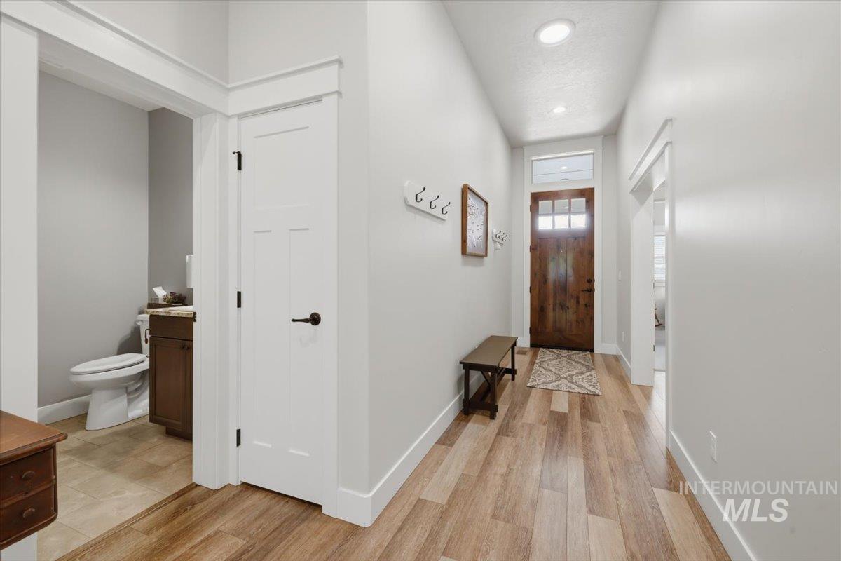 1622 S Division Ave Property Photo 3