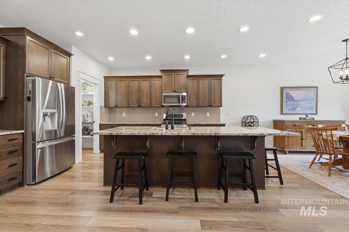 1622 S Division Ave Property Photo 5