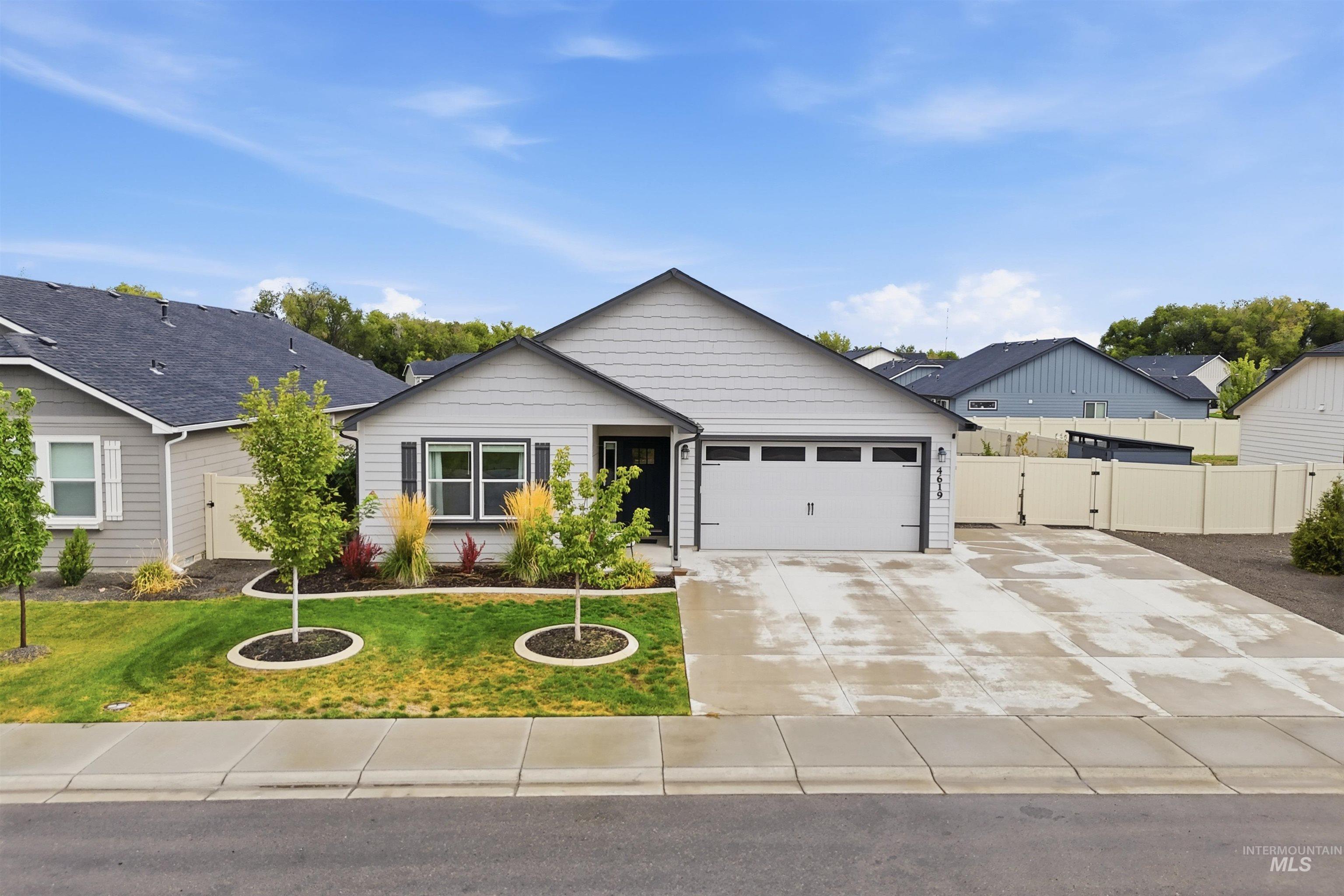 4619 Henley St. Property Photo 1